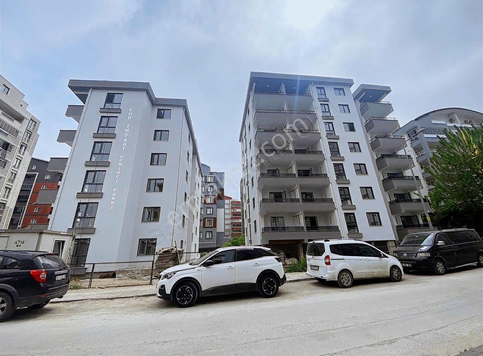 Millet Mahallesi'nde 2 + 1 Satılık Daire