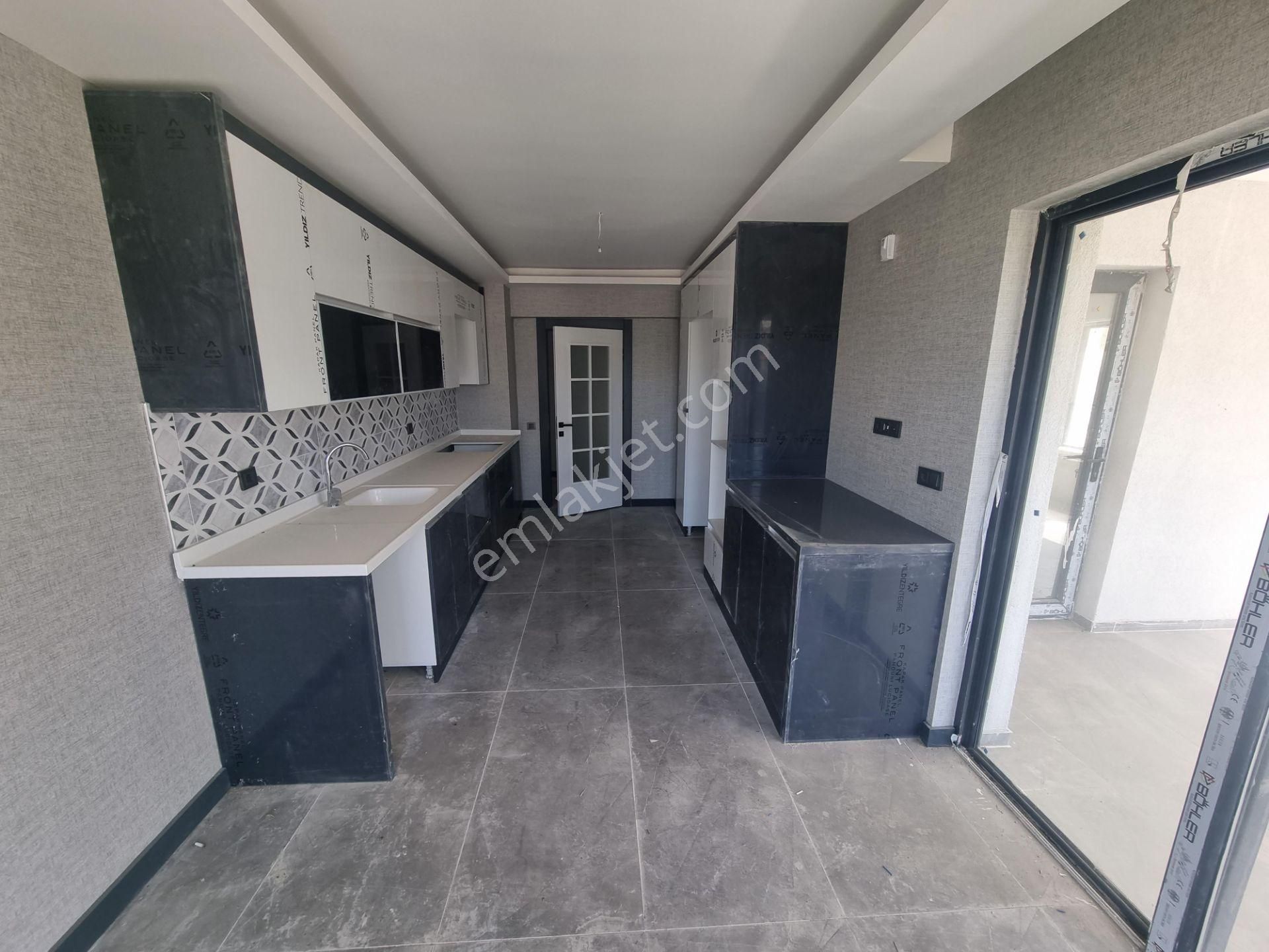 Engin Emlak'tan Fatih Mah. Hobi Bahçeli K.garajlı 185m² Şık 4+1