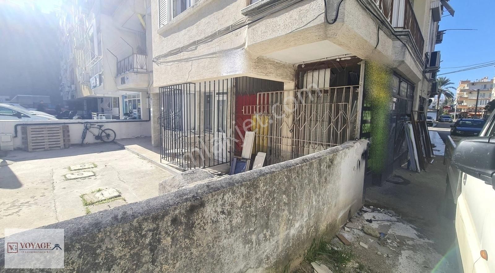 Üçgen Mahallesi'nde Cadde Üzeri Satılık Dükkan