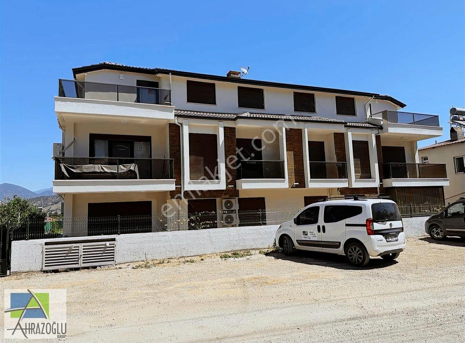 Ahrazoğlu Group Yapı'dan Oturuma Hazır Havuzlu Sitede 1+1 Daire