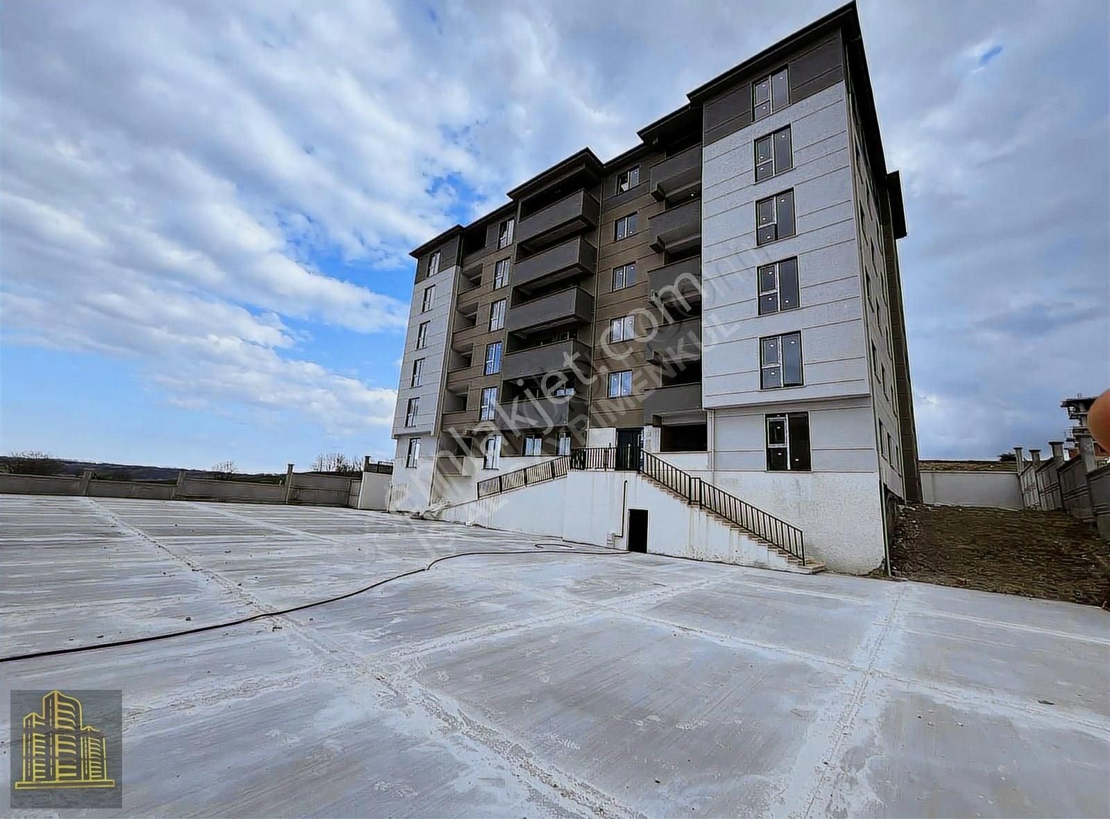 İş-al İnşaat Gayrimenkulden Tepe'de Sitede Lüks 2+1 Daire