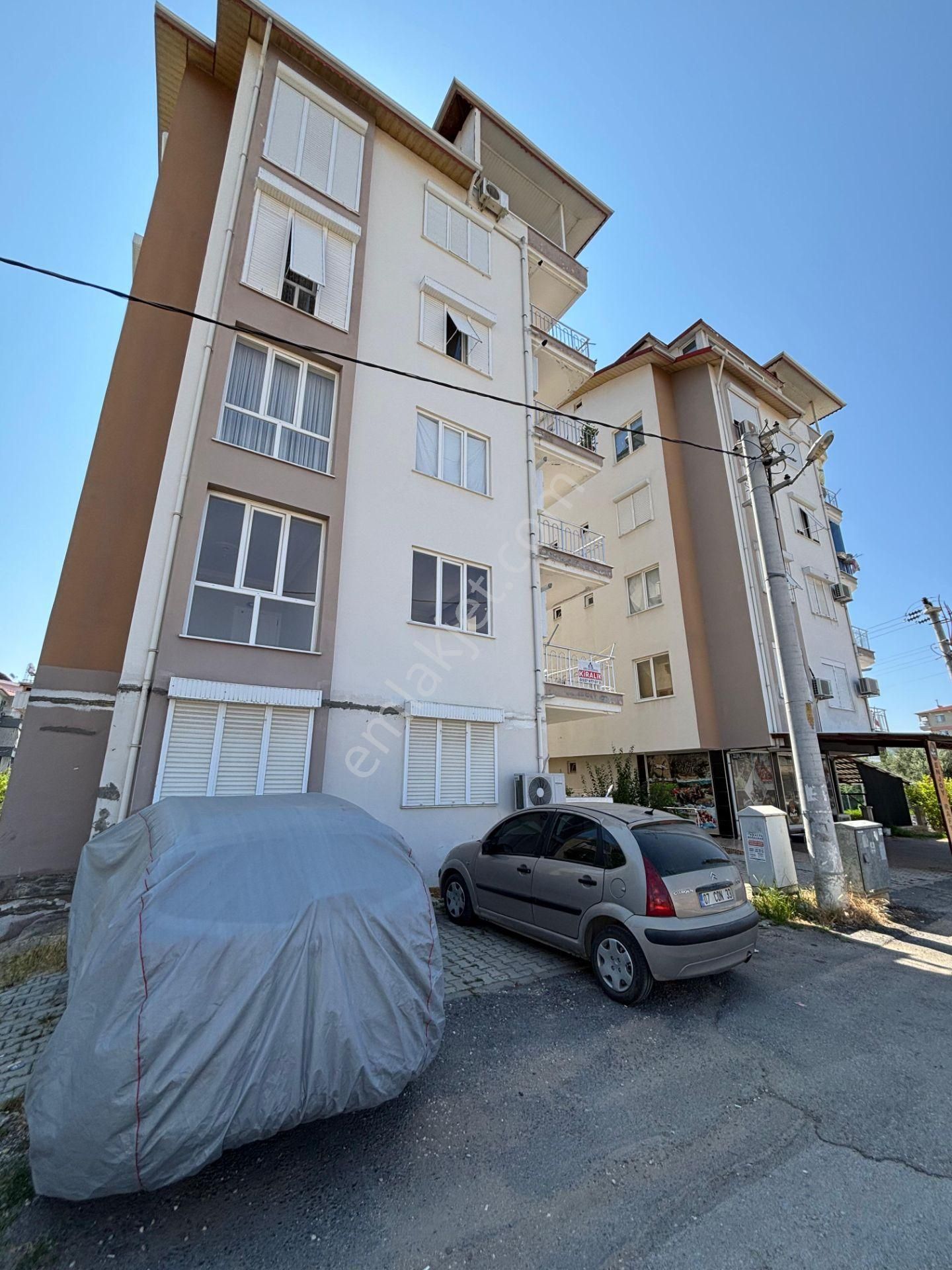 Usta Gayrimenkul'den Kiralık Doğalgazlı 3+1 Temiz Daire