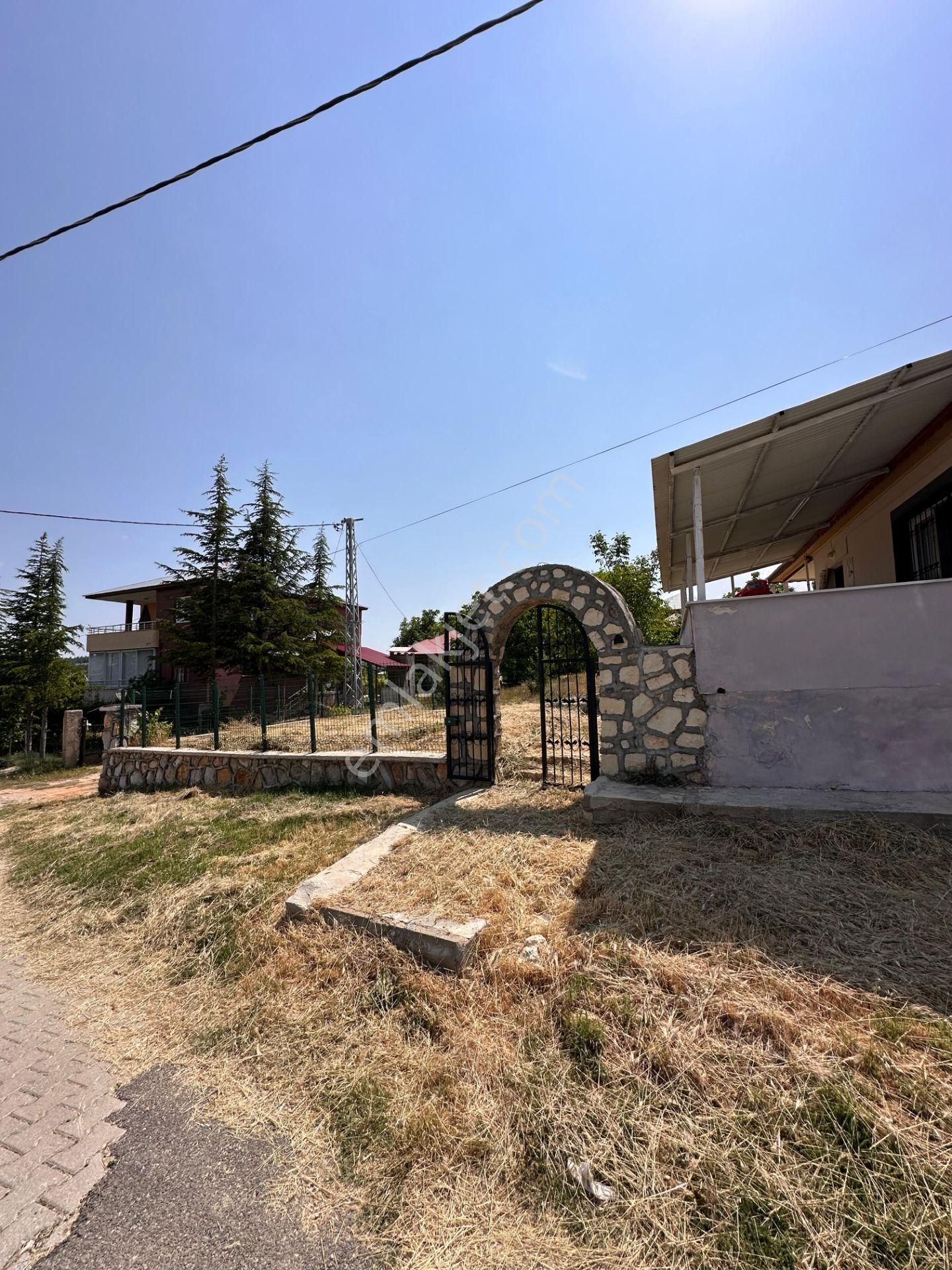 Mersin/erdemli/harfilli'de 250m2 Arsa İçerisinde Satılık Müstakil 2+1 Daire