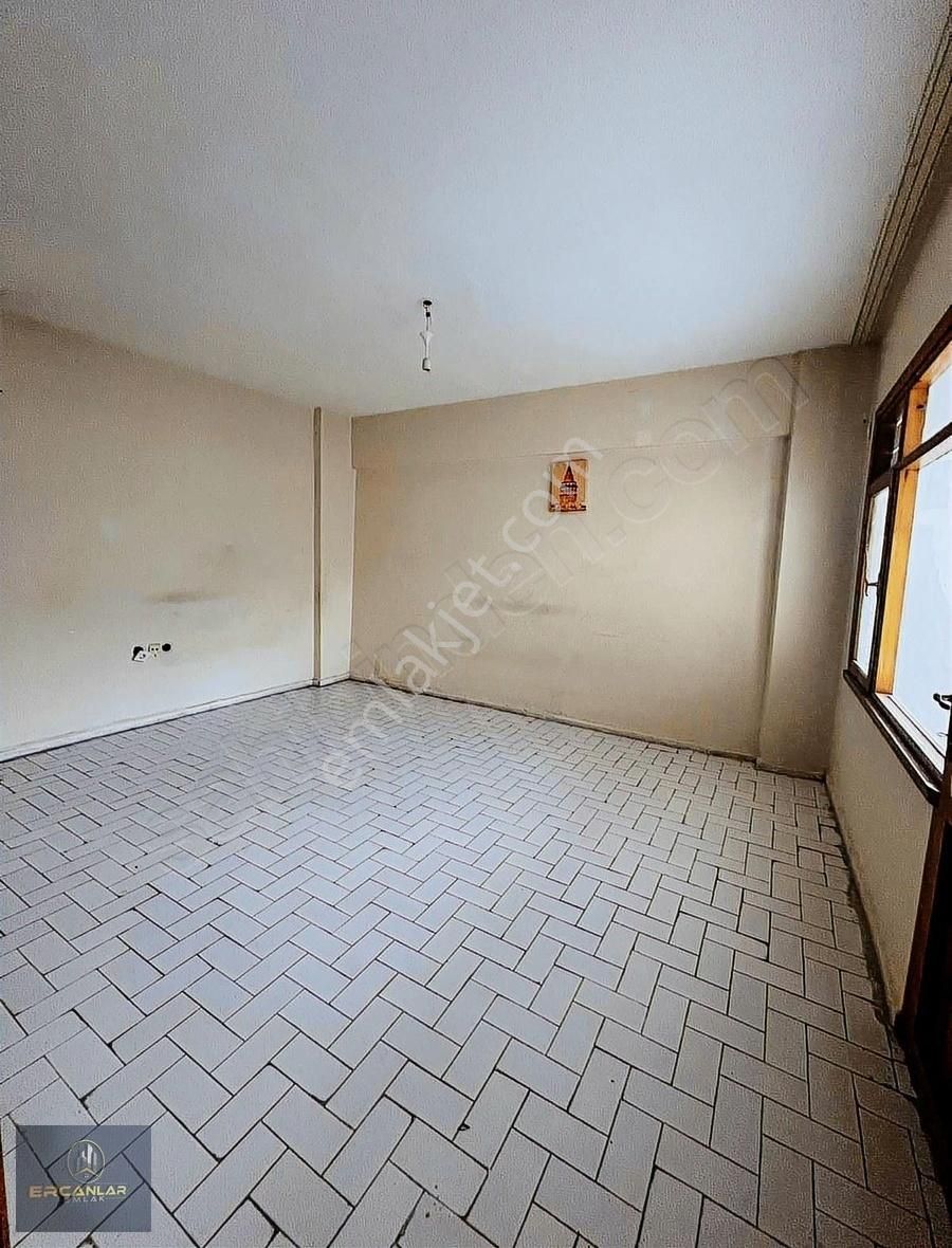 Ercanlar Emlaktan Aslankent Sitesi İçerisinde Kiralık Daire