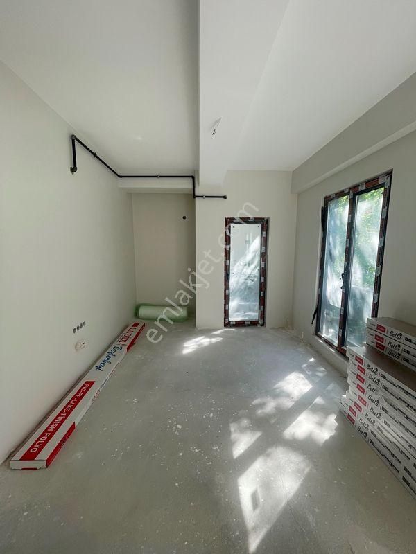 Soğanlık Metroya Yürüme 14 Dk Arakat 2+1 Balkonlu Lüks Daire
