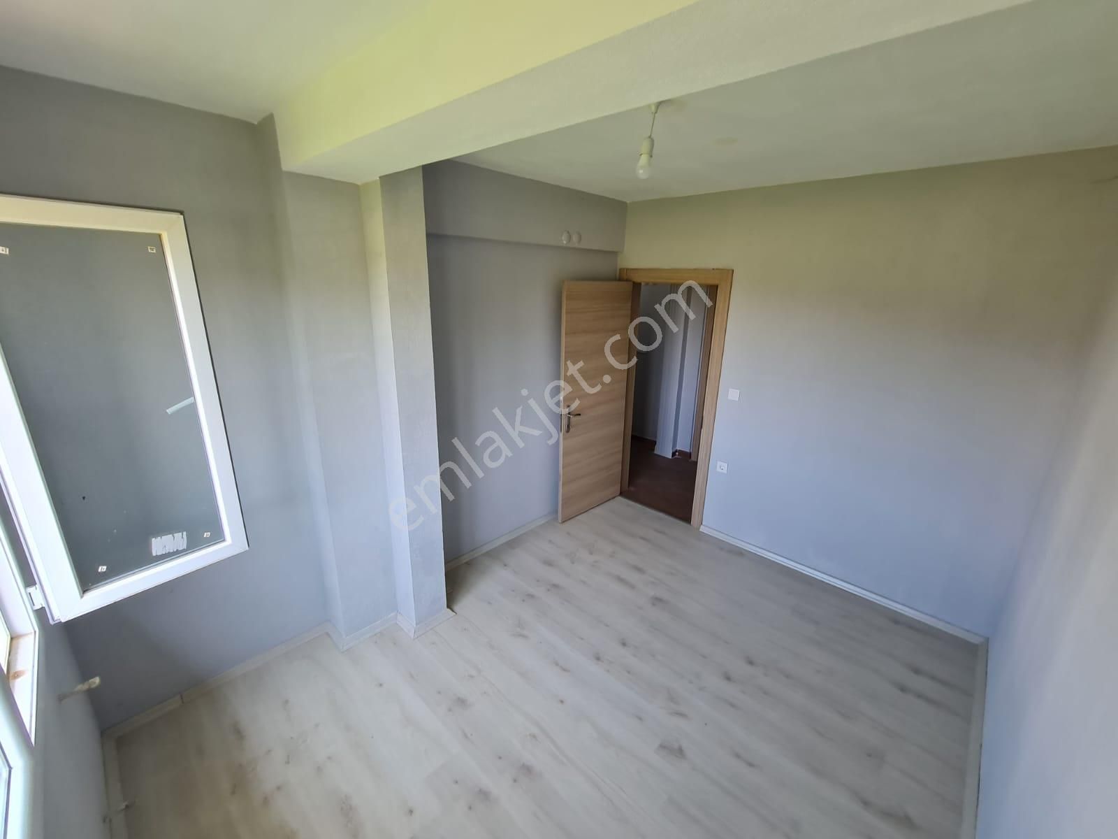 Yeniköy Üzerinde Muhteşem Doğa Havası Olan 3+1 Bahçeli Dubleks Ev - Görsel 3