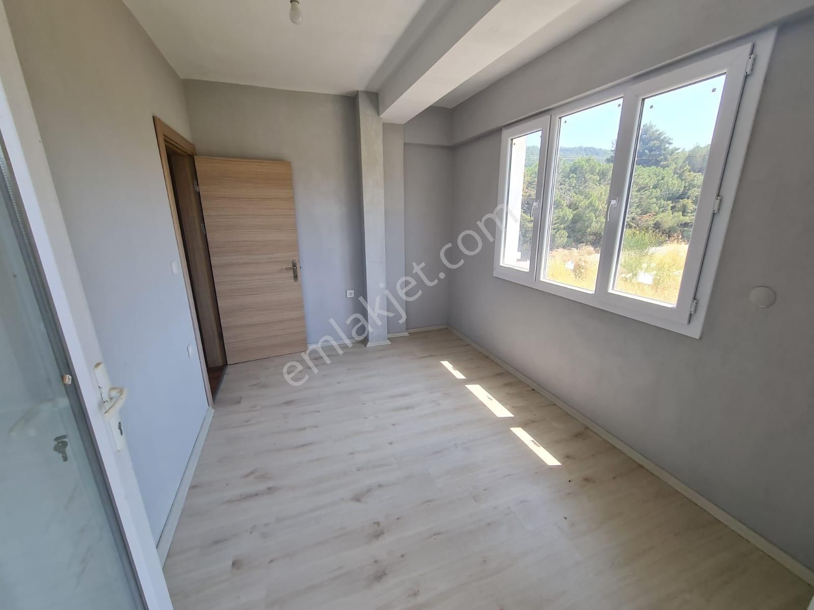 Yeniköy Üzerinde Muhteşem Doğa Havası Olan 3+1 Bahçeli Dubleks Ev - Görsel 7