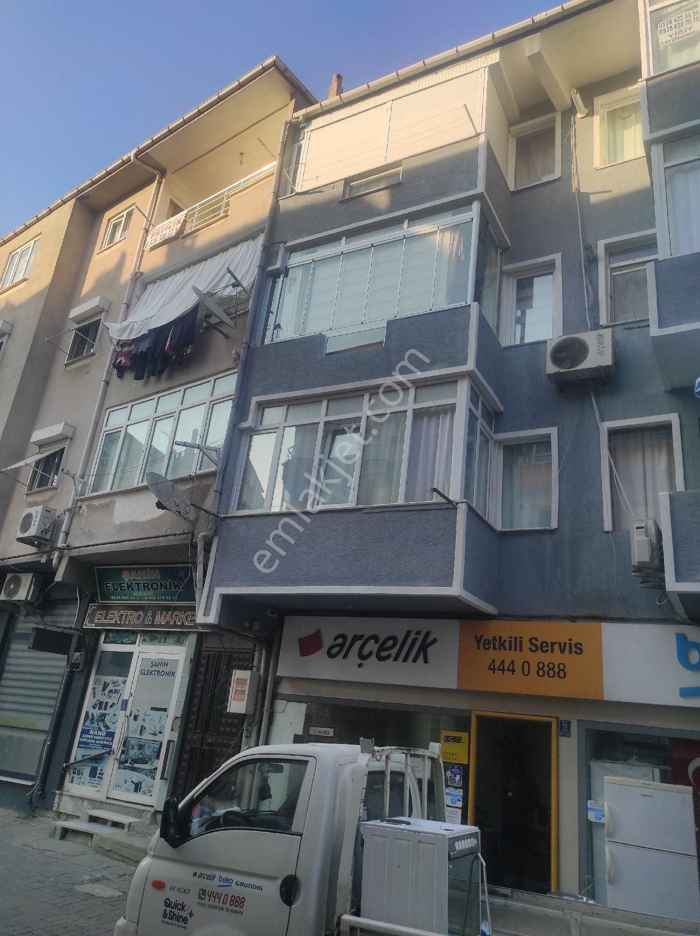 Her Yere Yakın Merkezi Yerde