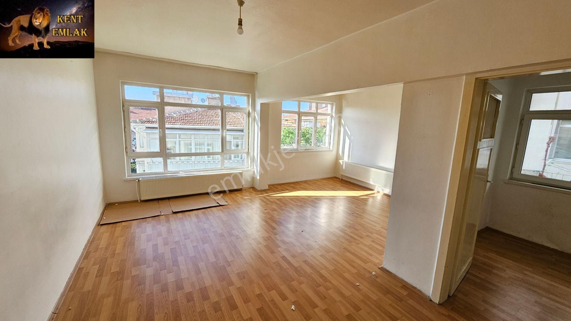 Abidin Paşada Metroya Yakın 1. Katta 2+1 Yapılı Boyalı Kiralık Daire