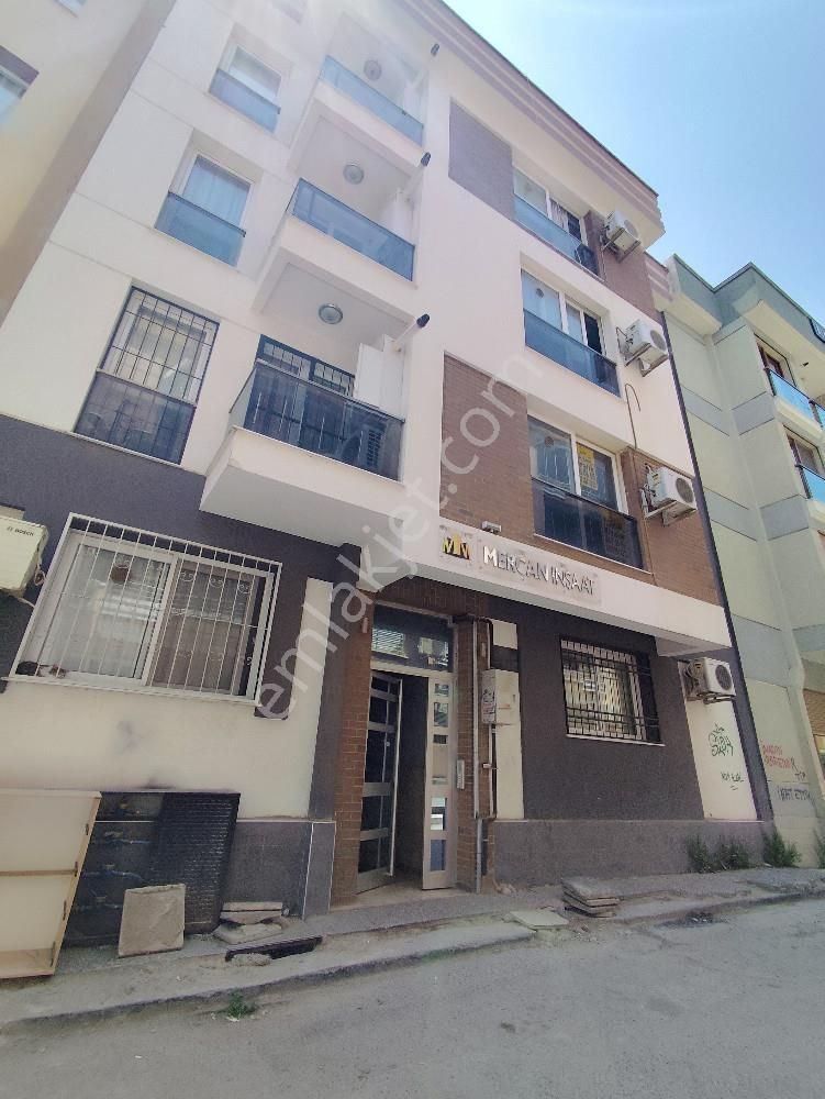 Turyap Bucadan Hasanağa Bahçesinde Kiralık 2+1 Daire