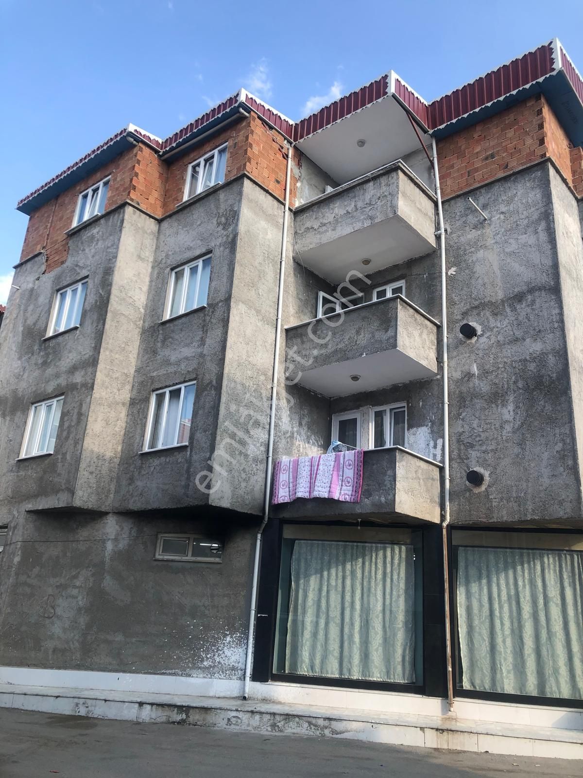 Gürsu Yenidoğanda Harika Konumda 240m2 4 Katlı Müstakil Bina