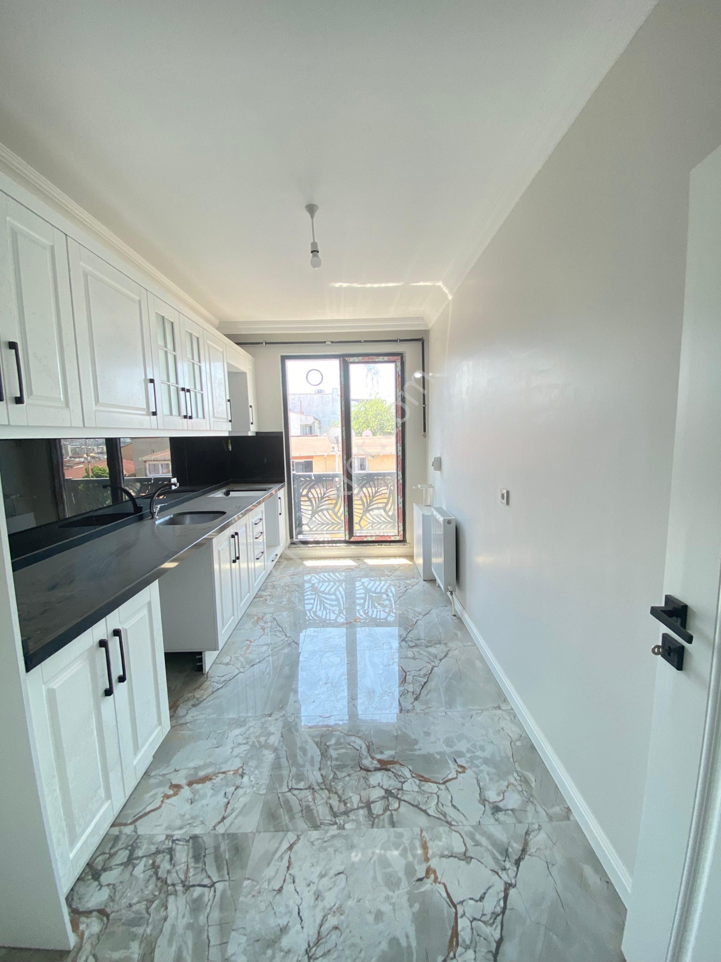 Sultanbeyli Mimarsinan Mah. Satılık 5+1 Üst Dublex Daire