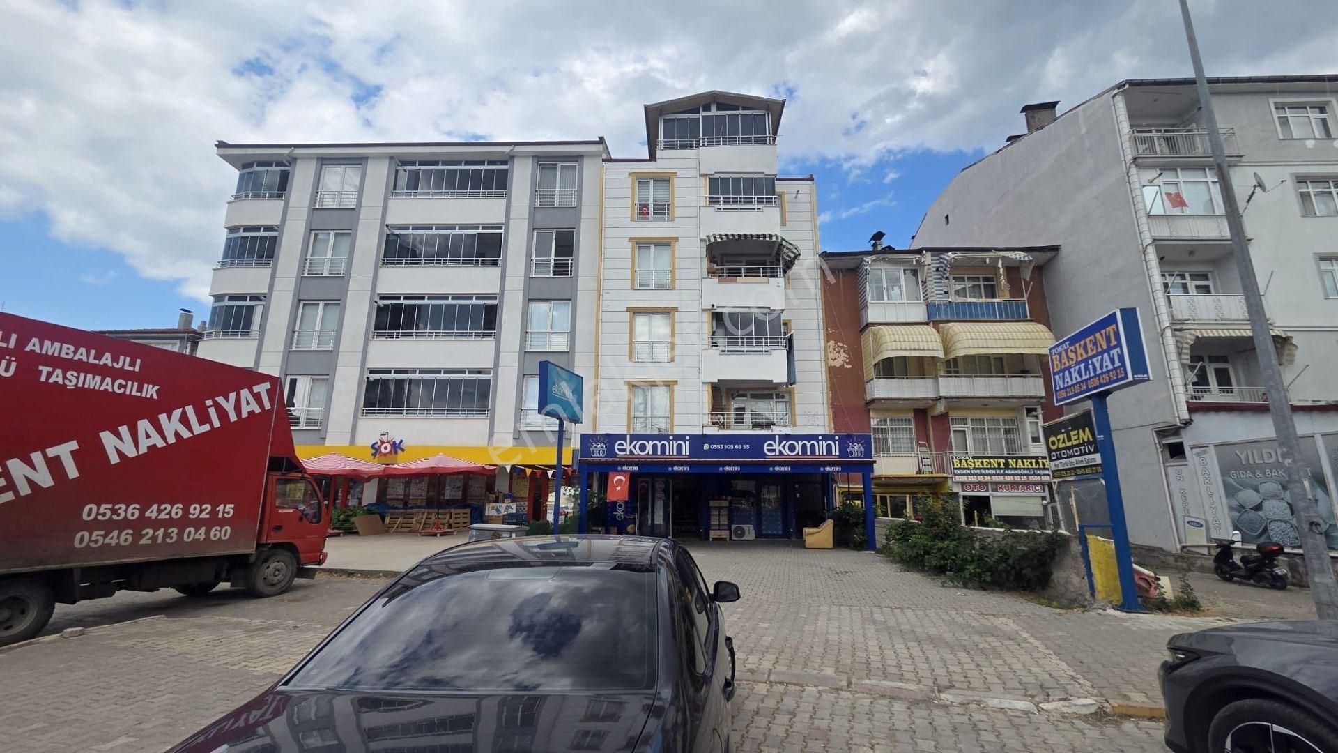 Vadi Emlak'tan Kapalı Pazar Karşısında 2+1 Kiralık Arakat Daire
