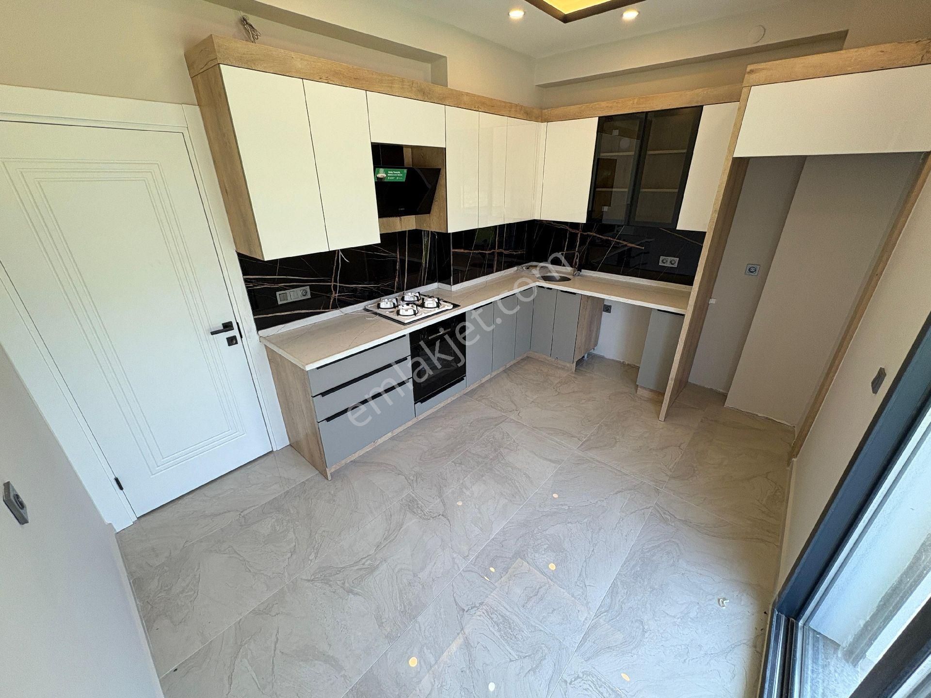 Arya'dan Altınoluk Merkezi Konumda 3+1 Satılık Villa - Görsel 4