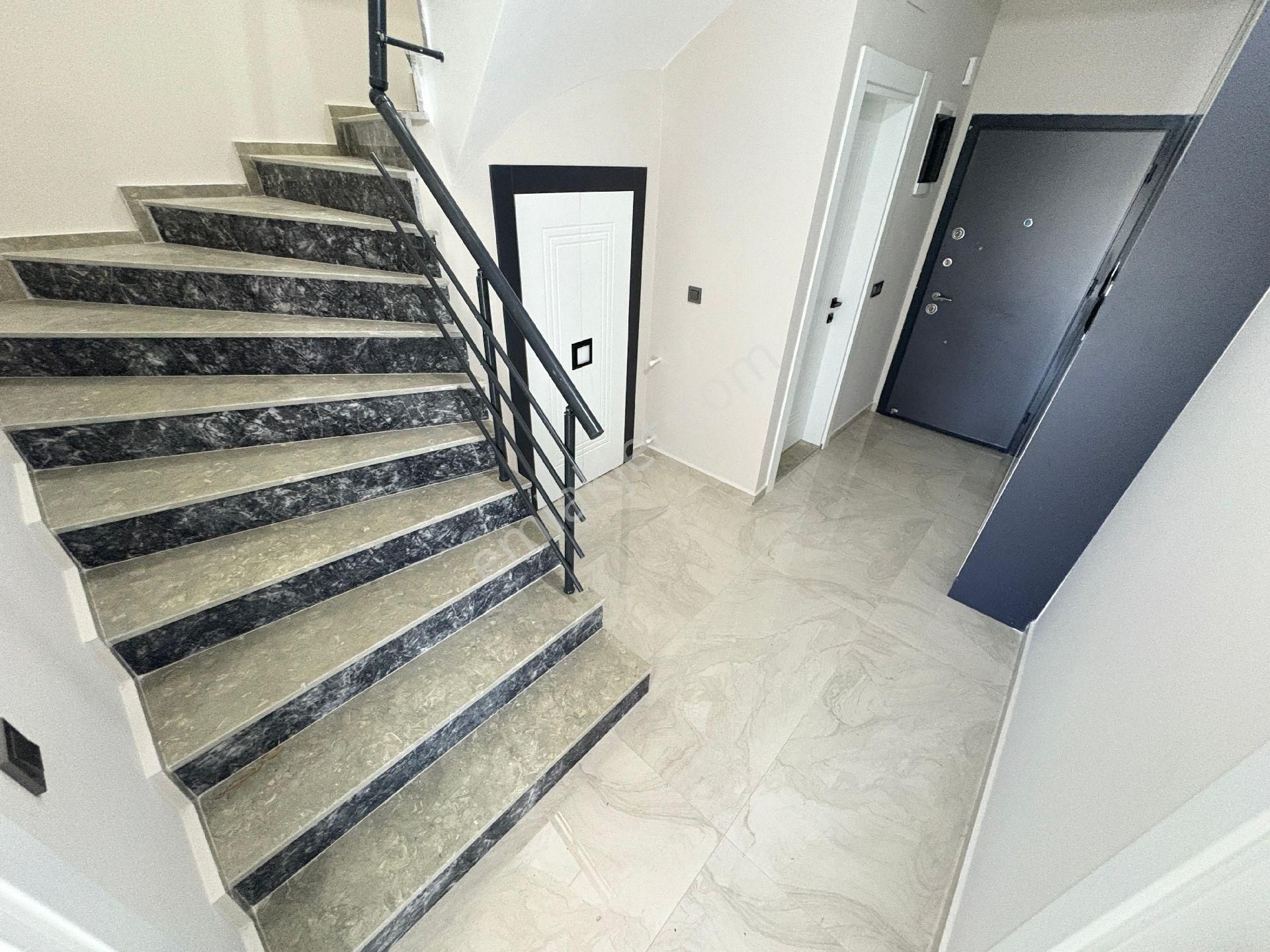 Arya'dan Altınoluk Merkezi Konumda 3+1 Satılık Villa - Görsel 26