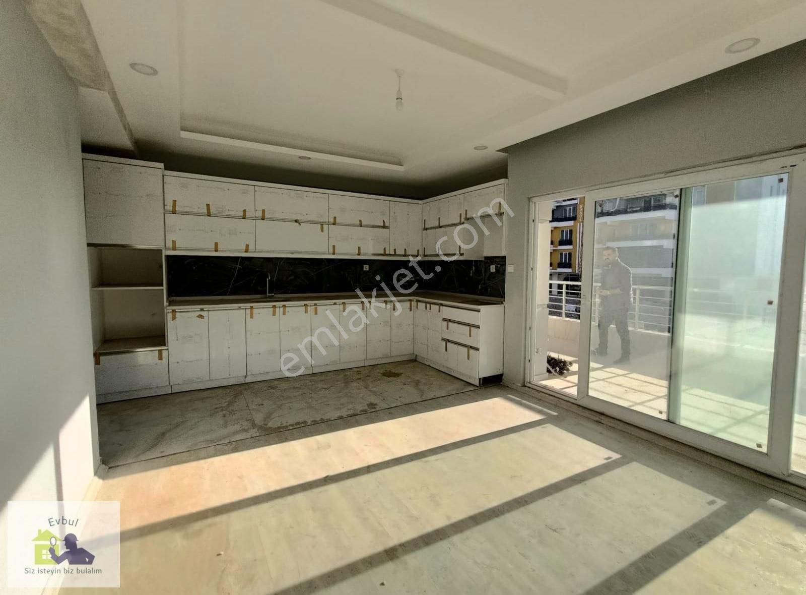 Evbul'dan Rezidans Düğün Salonu Arkası Ara Kat 3.5+1 Daire