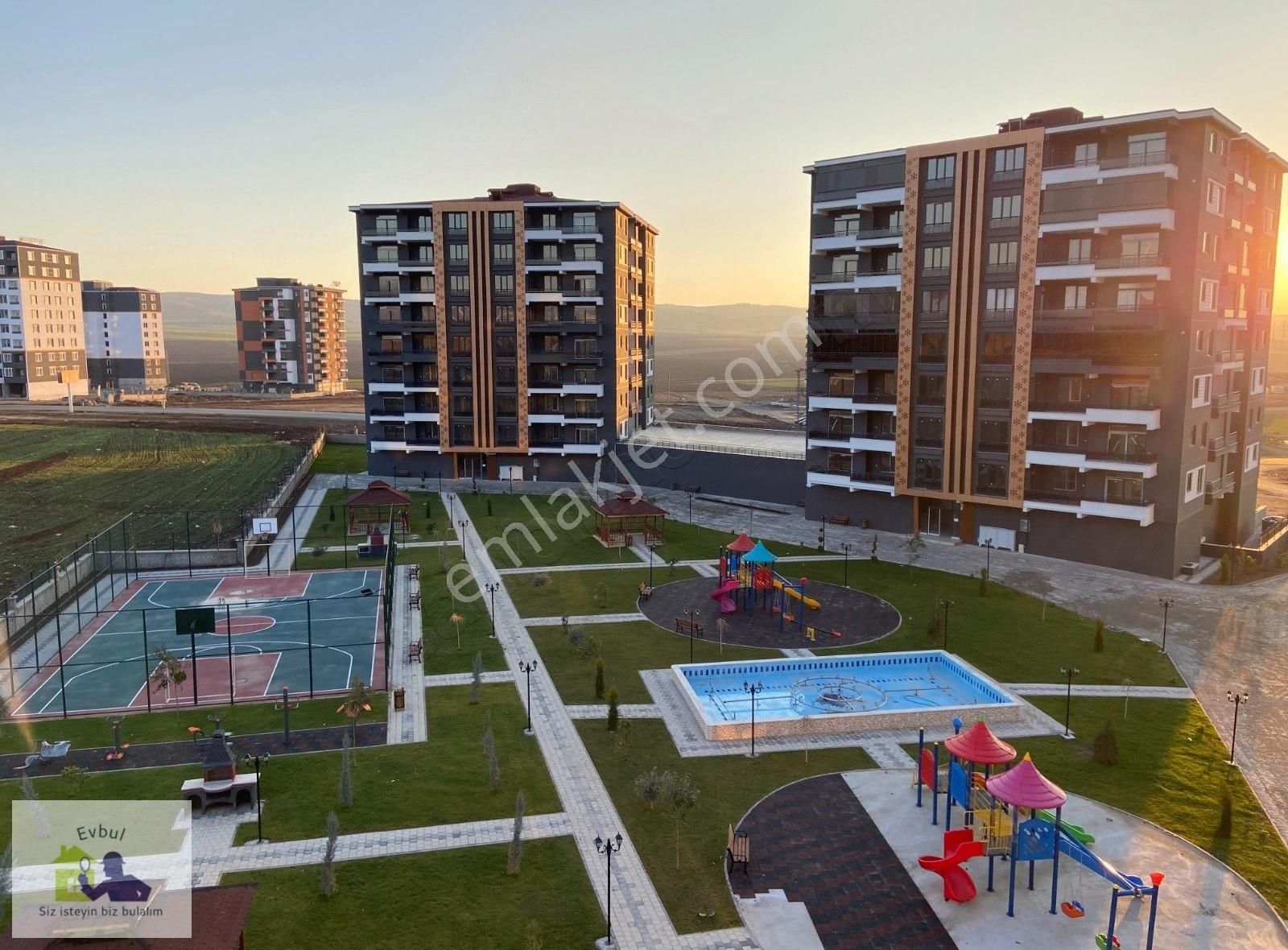 Evbul'dan Hasankeyf Yolunda Paradisede Satılk 3.5+1teraslı Daire