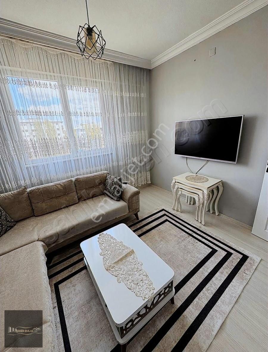 Şeker Emlaktan Satılık 3+1 Daire Yeni Mahalle De