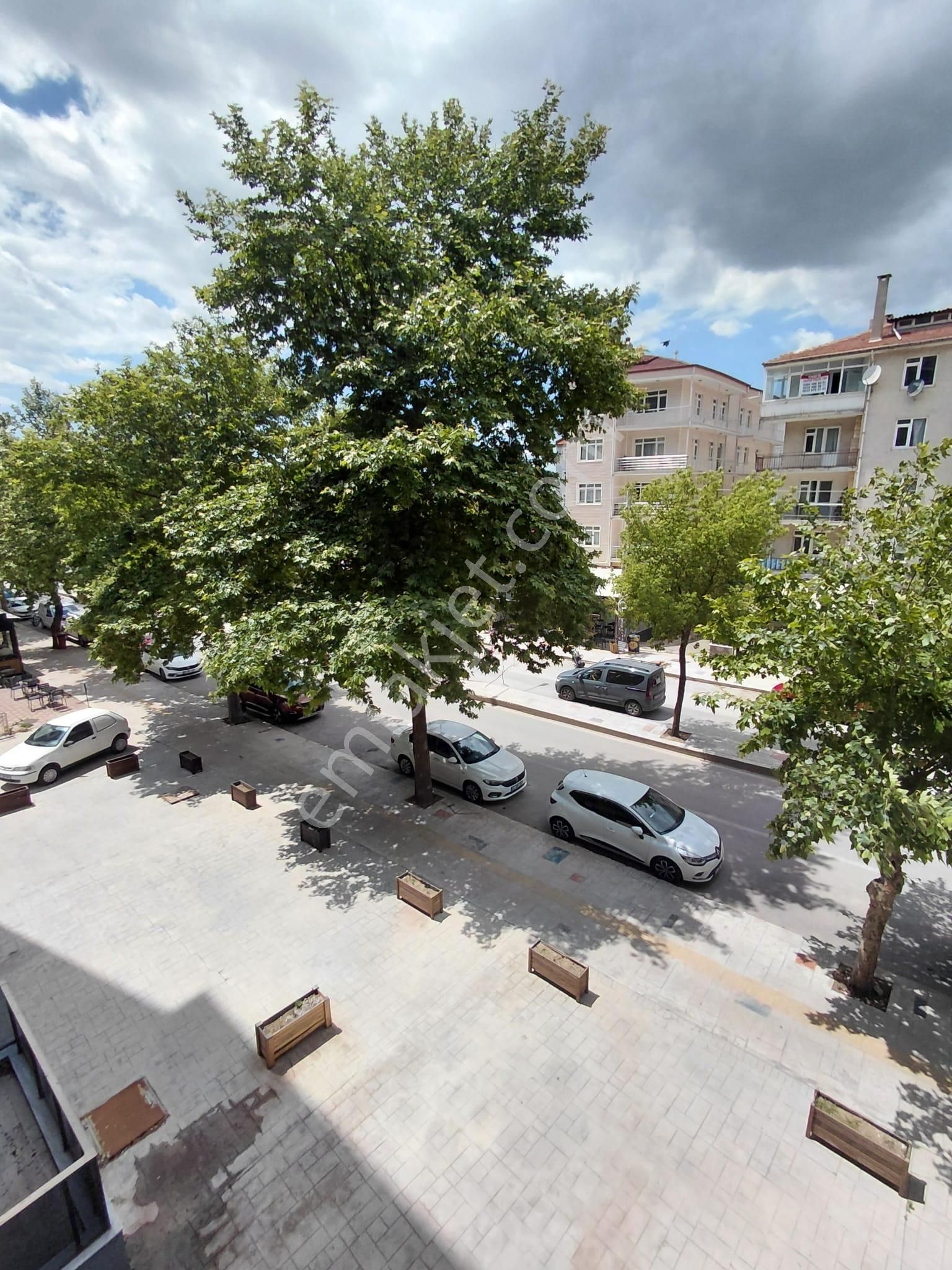 Özsoy Emlak Edirne'den İstasyon Yolu 50 M2 1+1 Satılık Ofis Daire