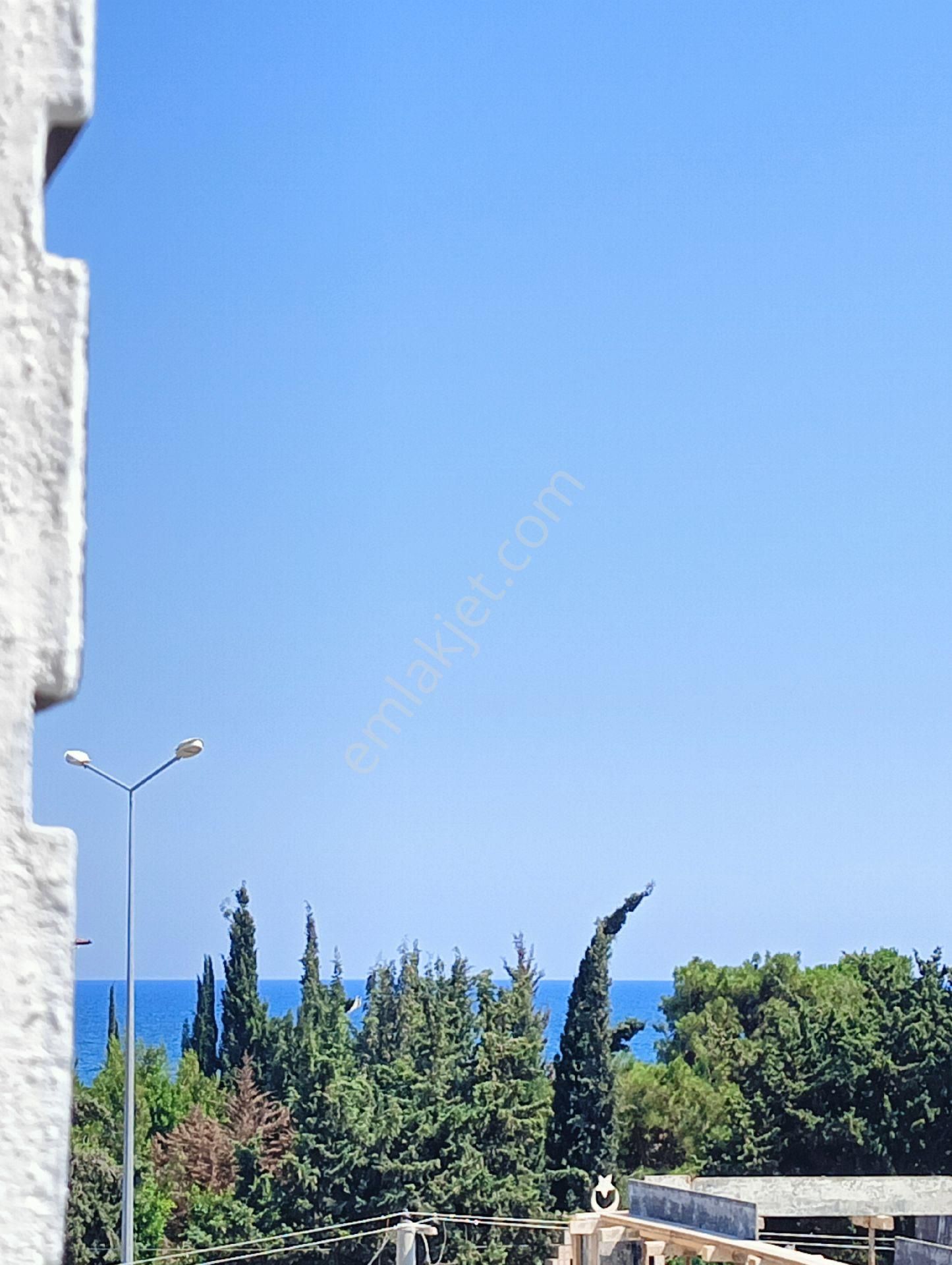 Mersin Erdemli Kocahasanlı Plaja 150 M Hamam Havuz Ftnees 1+1 Satılık