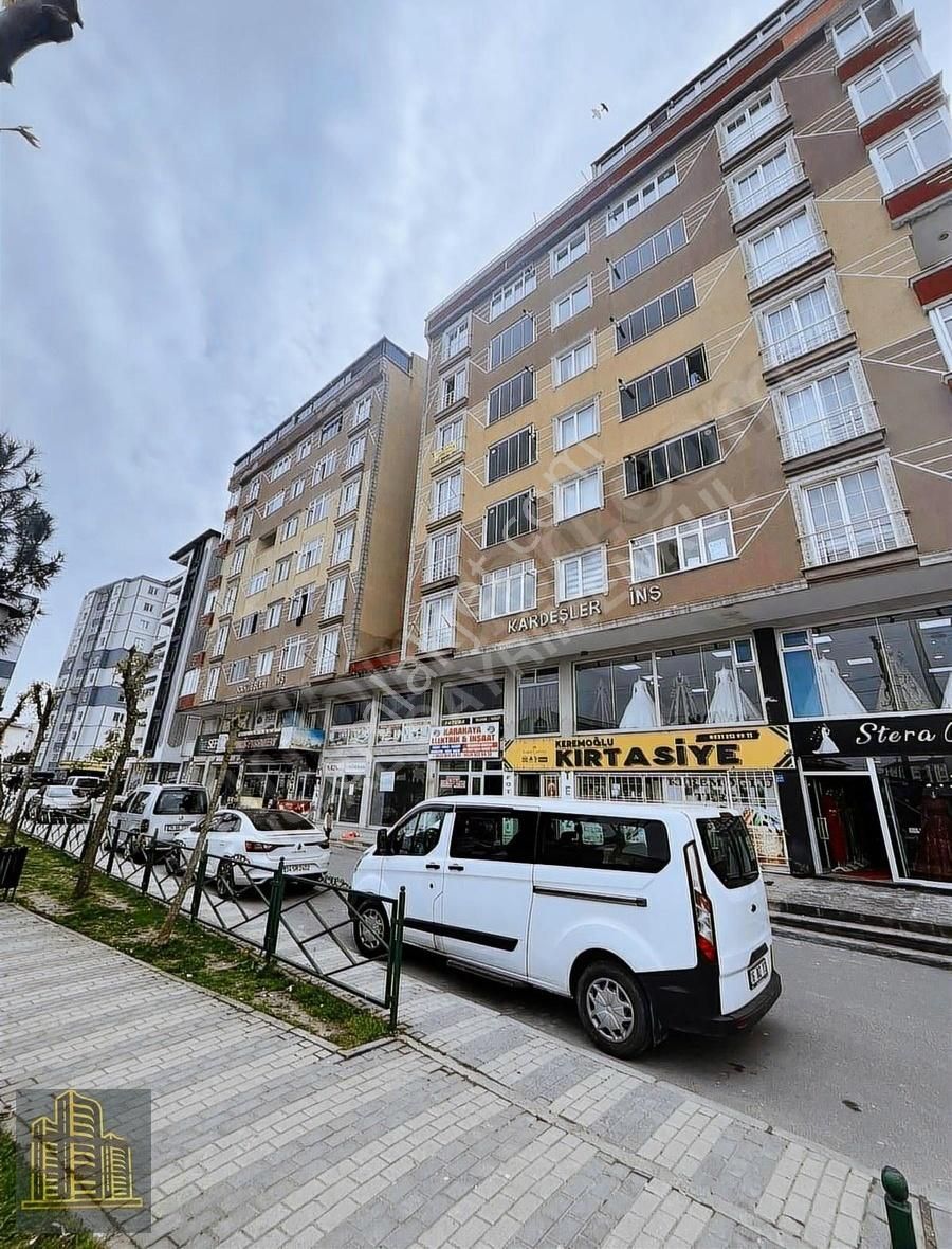 İş-al İnşaat Gayrimenkulden Kapalı Pazarın Yanında 2+1