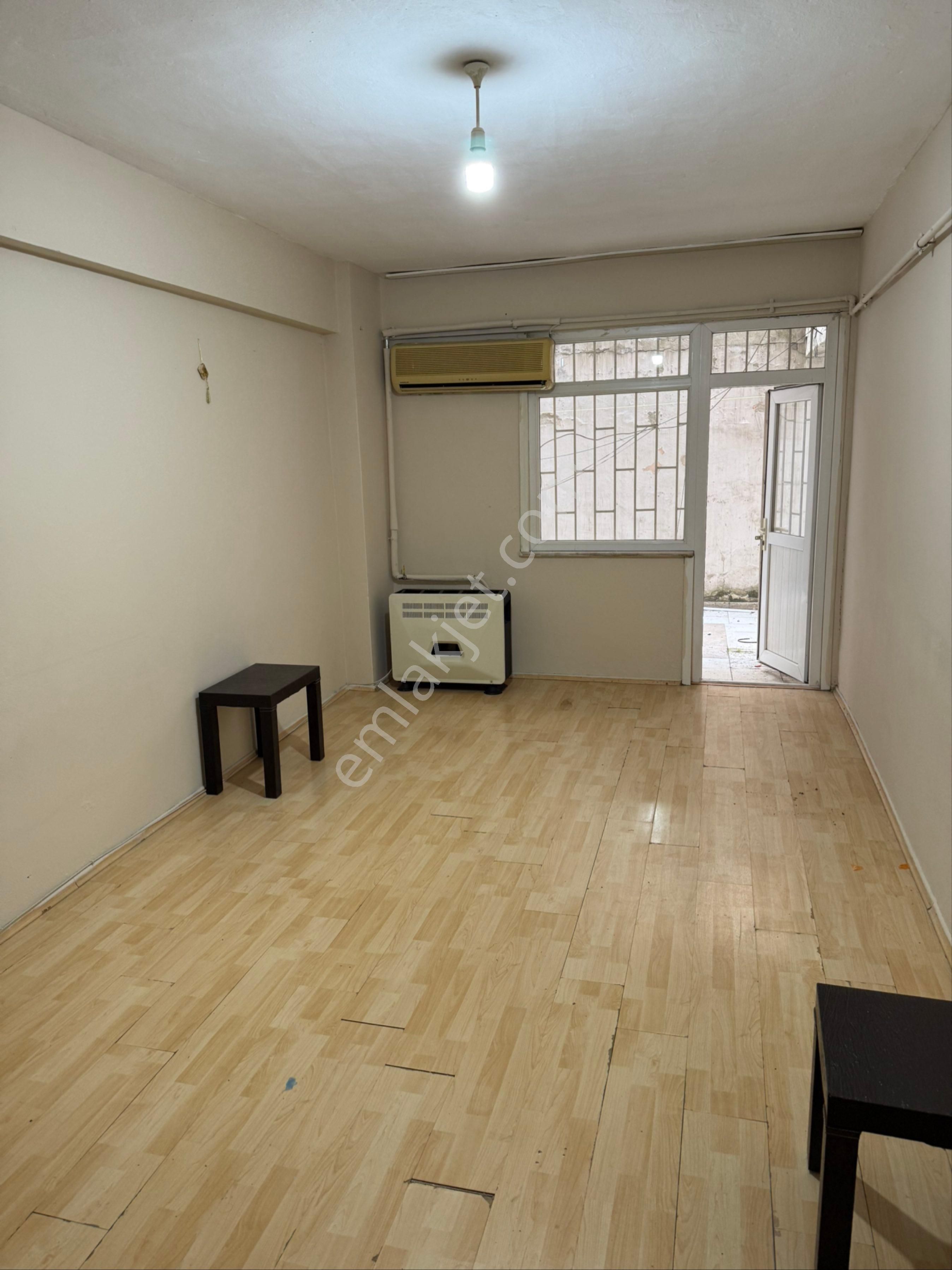 Hürriyet Mahallesinde 2+1 Doğalgaz Sobalı Kiralık Daire