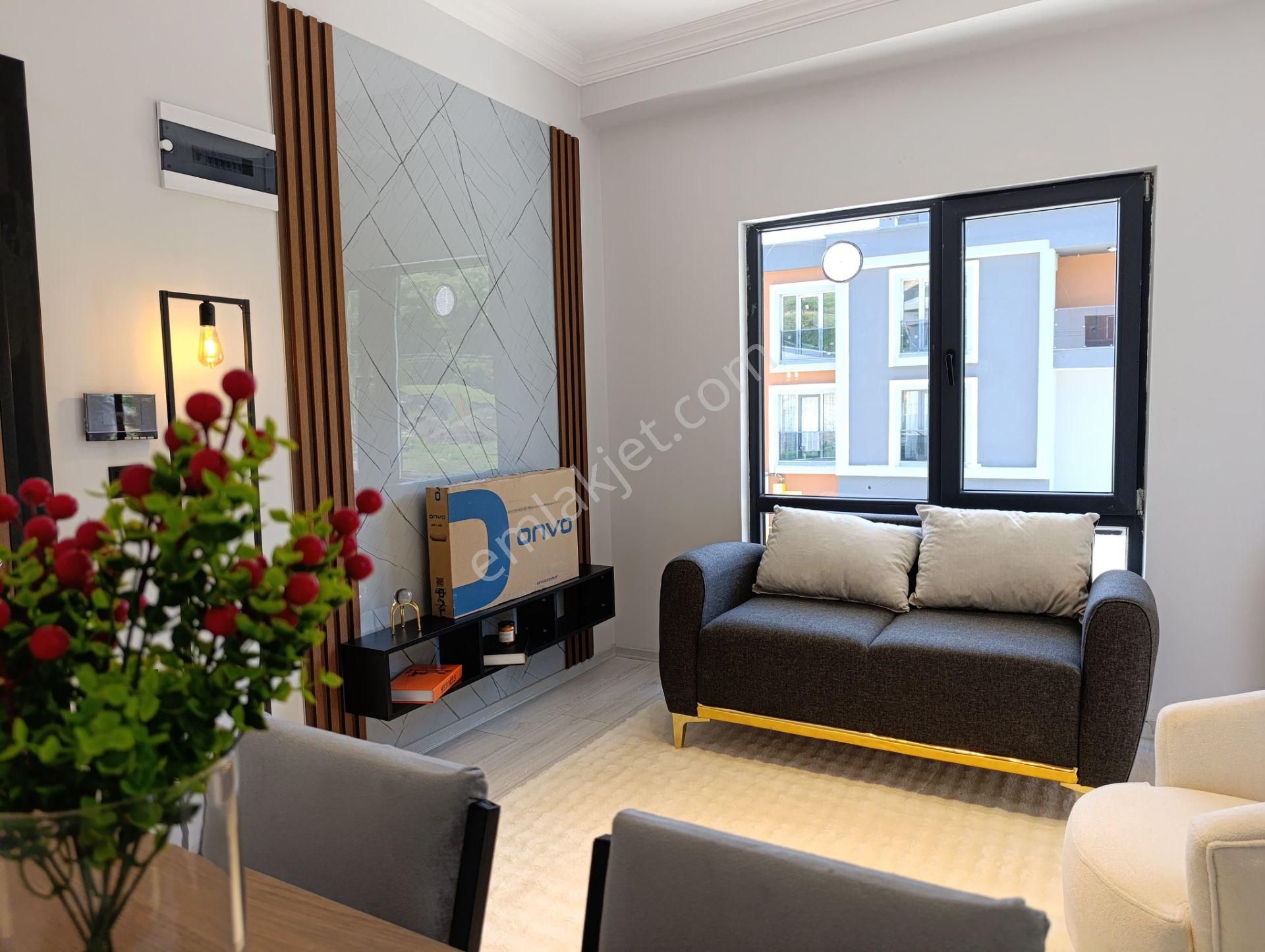 Atakum Yenimahallede Satılık Eşyalı 1+1 Daire