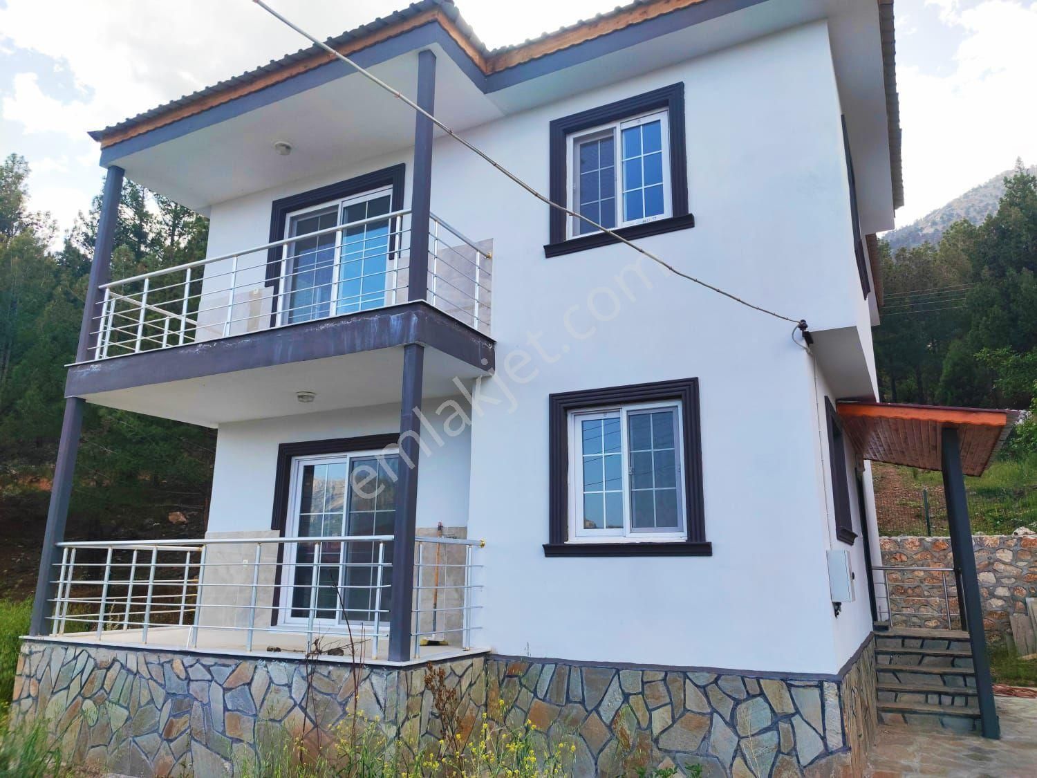 Pozantı Yeni Konacık Körmenlik Mevkiinde 4+1 Satılık Villa