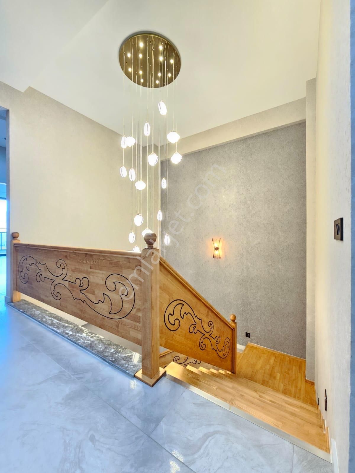 Denizli Başkarcı'da Akıllı Ev Sistemli 485 M2 Satılık Lüks İşçilikte Fırsat Villa
