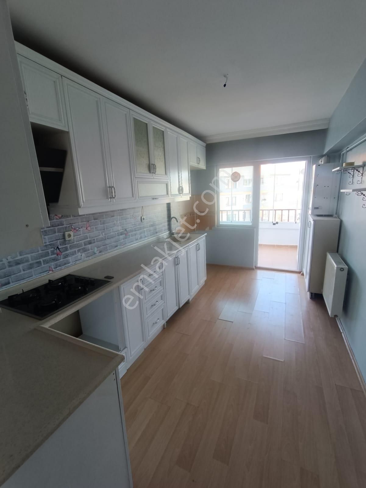 Mç Emlak'tan Ertuğrulgazi Mah'sınde Site İçerisinde Asansörlü 3+1 Satılık Daire