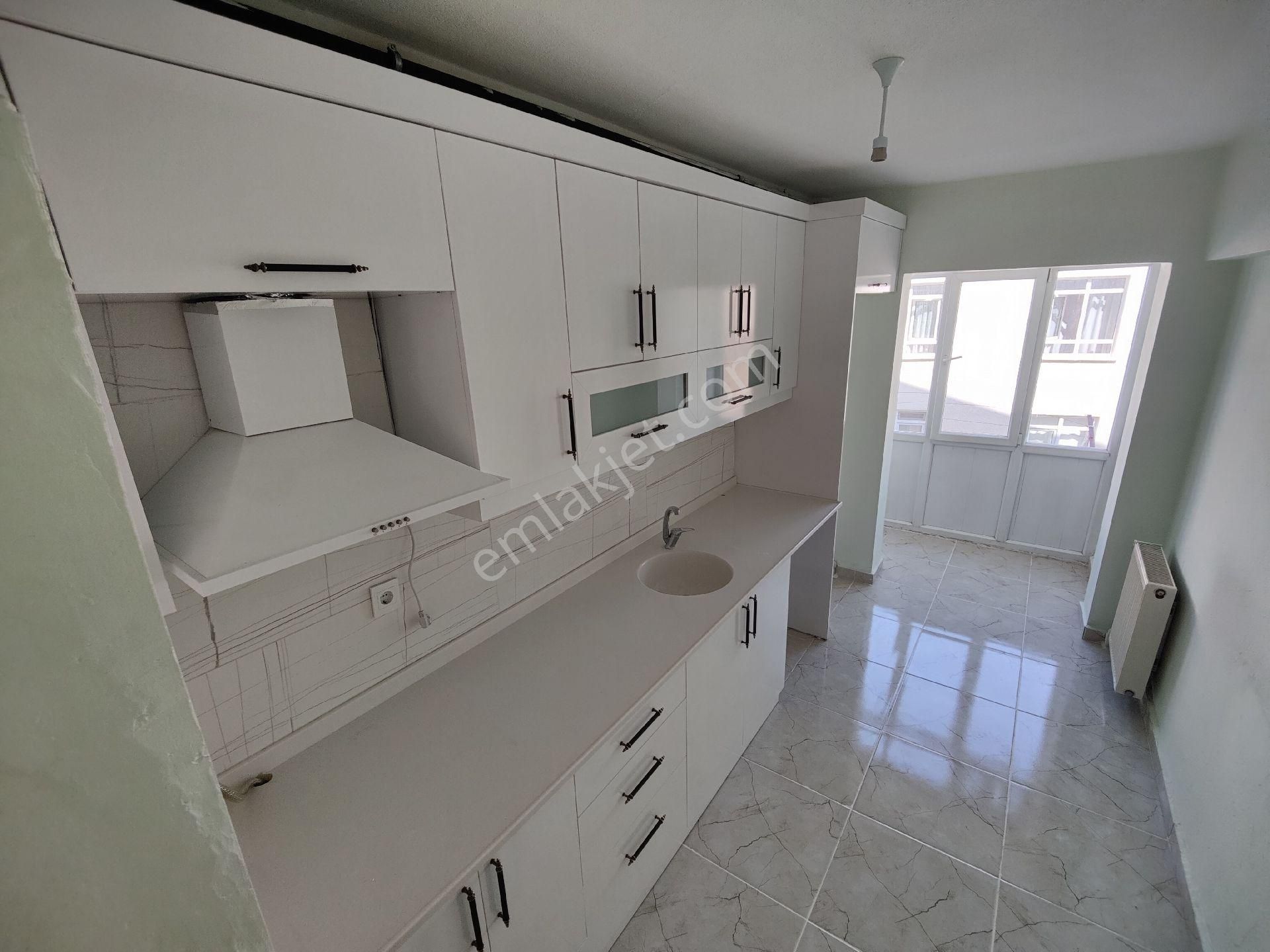 Istasyon Mah 3+1/ 1 Katta Kiralık Daire