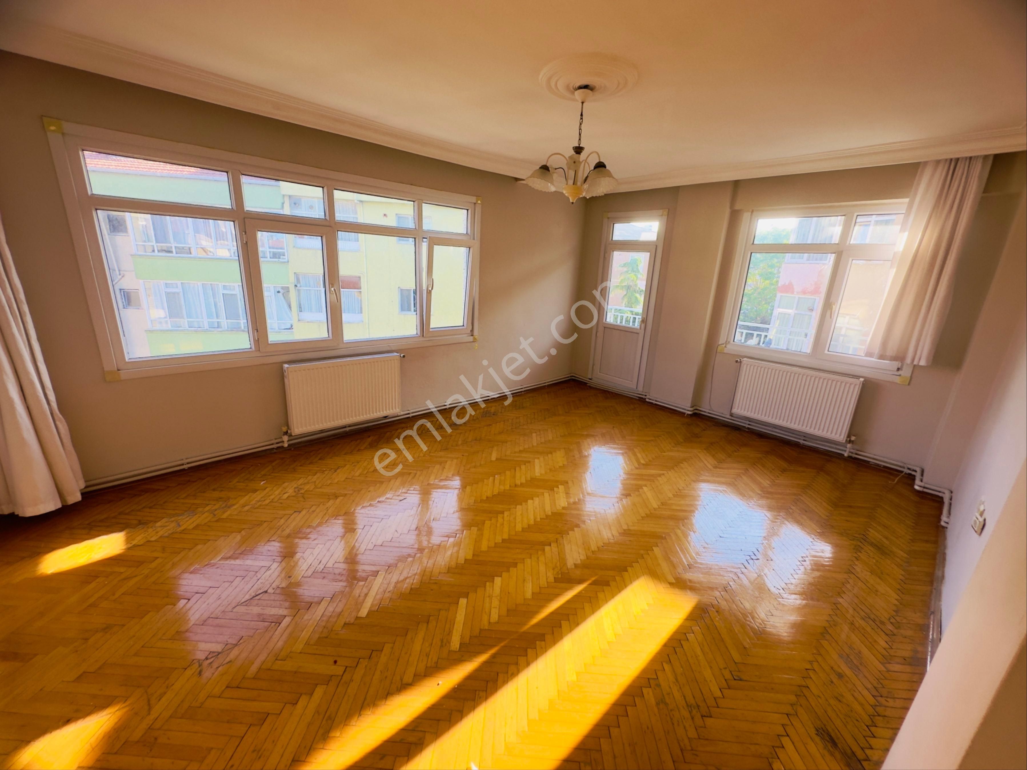 Büyükçekmece Çarşı 3+1 Net 130 M2 Kiralık Daire