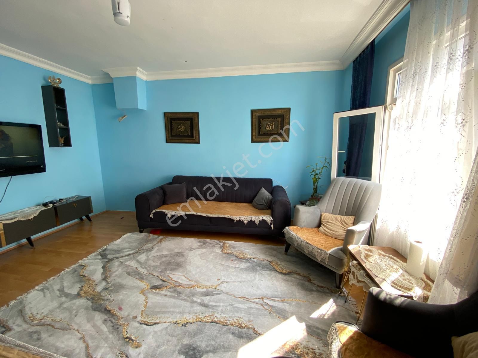 Ümraniye Dudullu Çarşı 2+1 Satılık Arakat Daire