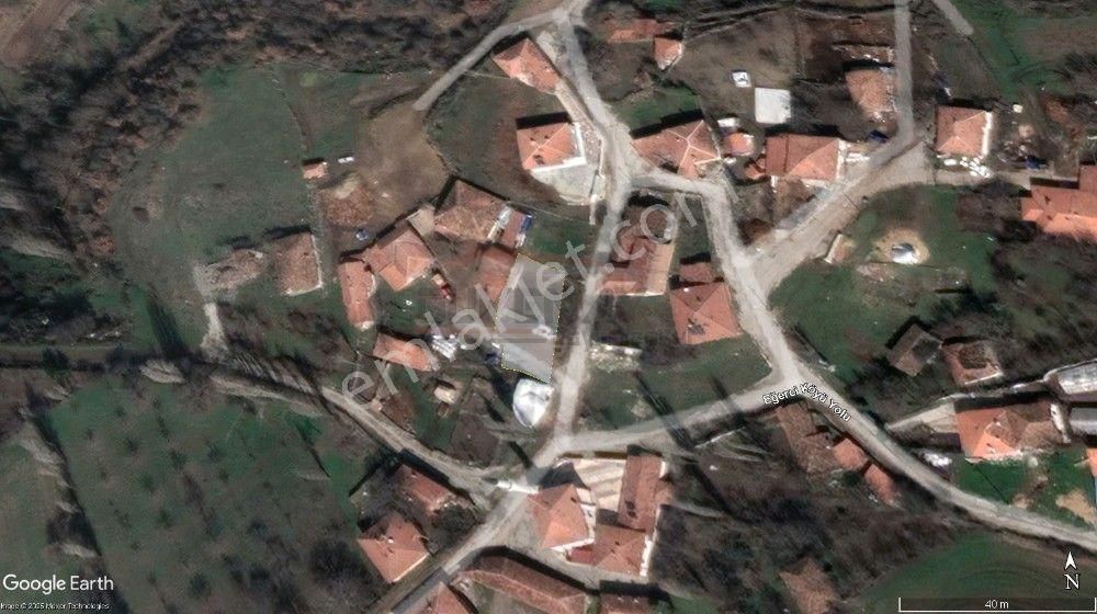 Güvenay - Çorum Serpin Köyü İlerisi Eğerci De 374 M² Arsa