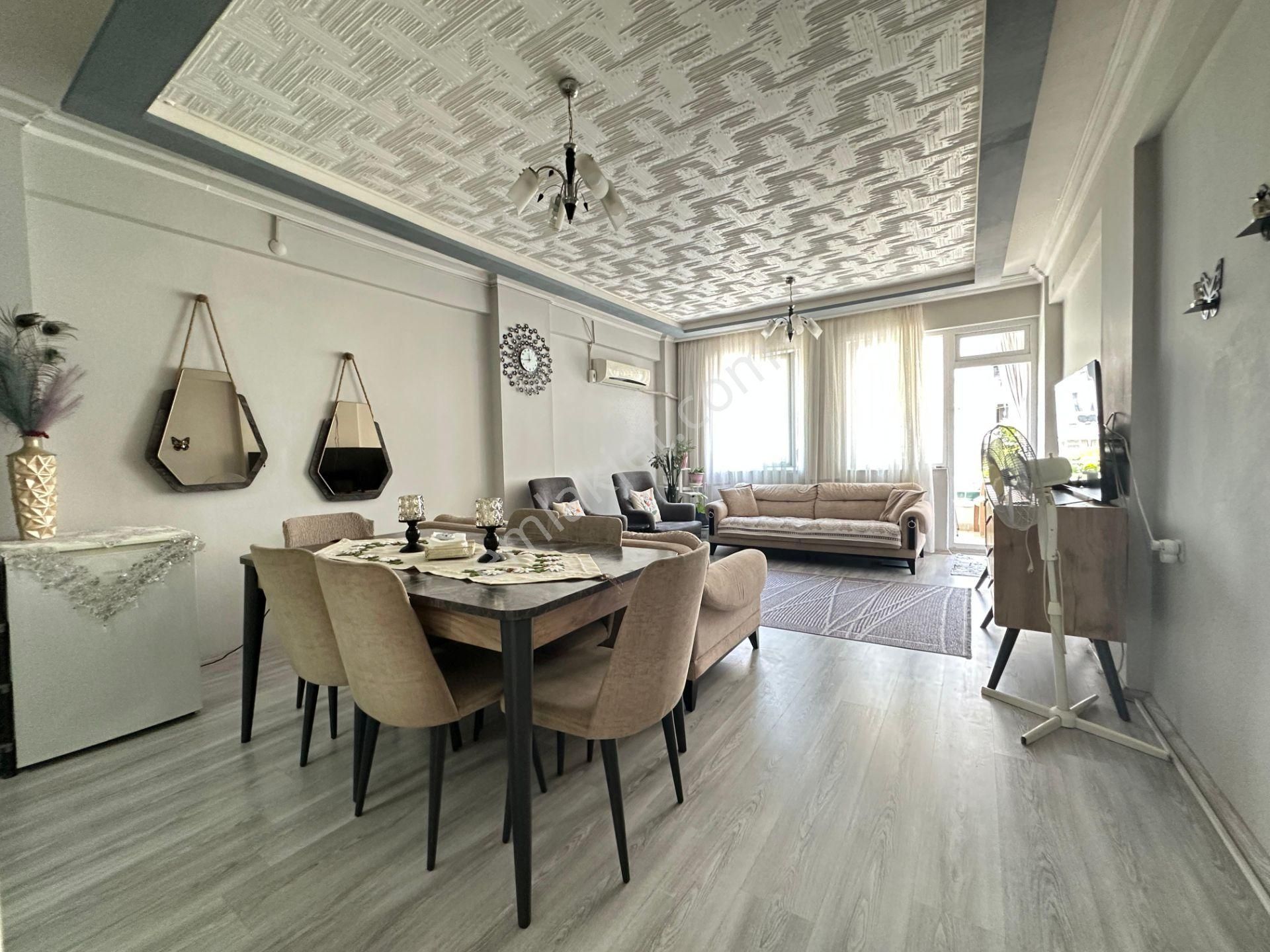 Dokuma Mithatpaşa Caddesi Üzeri Asansörlü 2+1 120m2 Daire