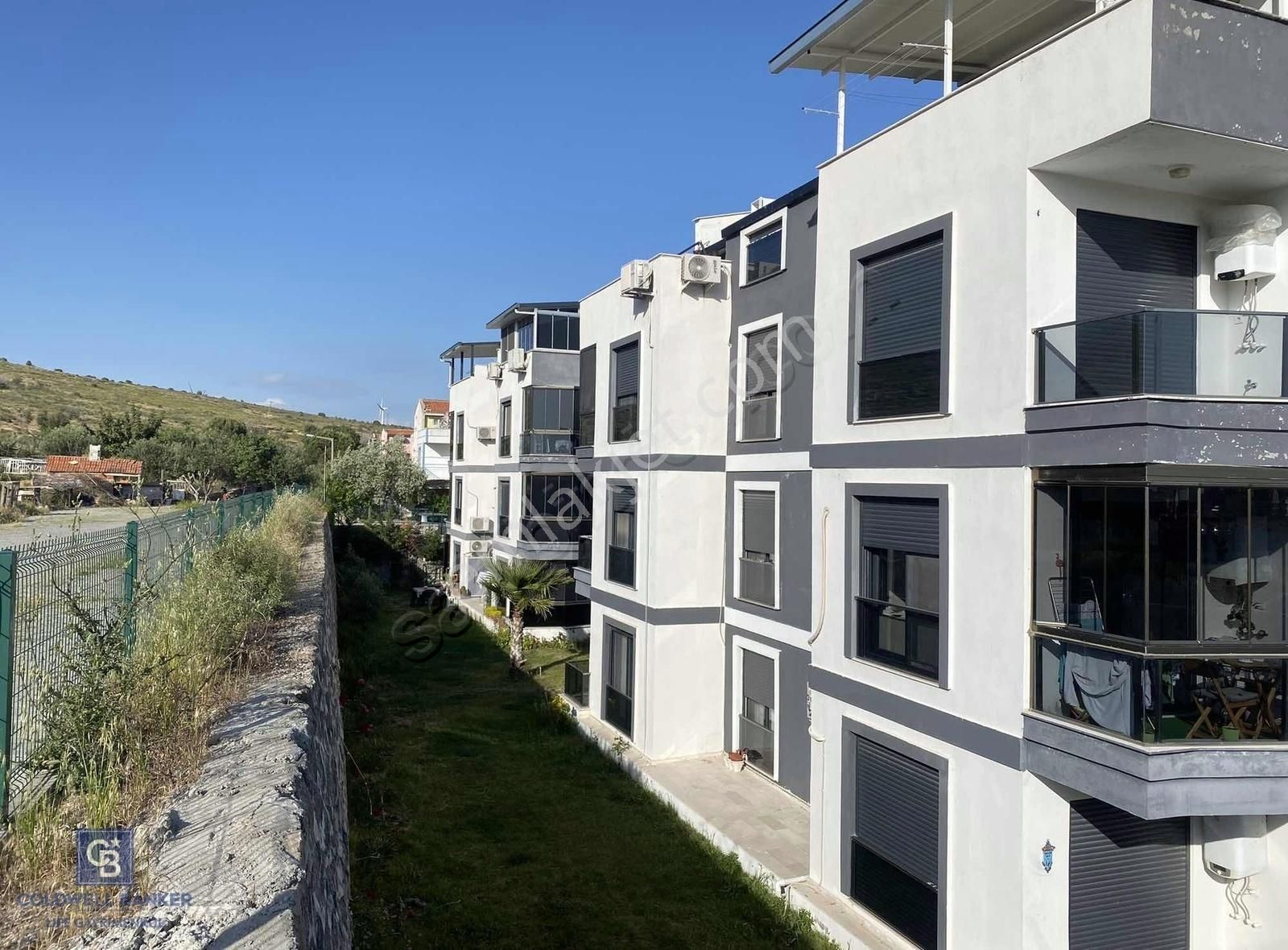 Çandarlıda Site İçinde 2+1 Satılık Daire