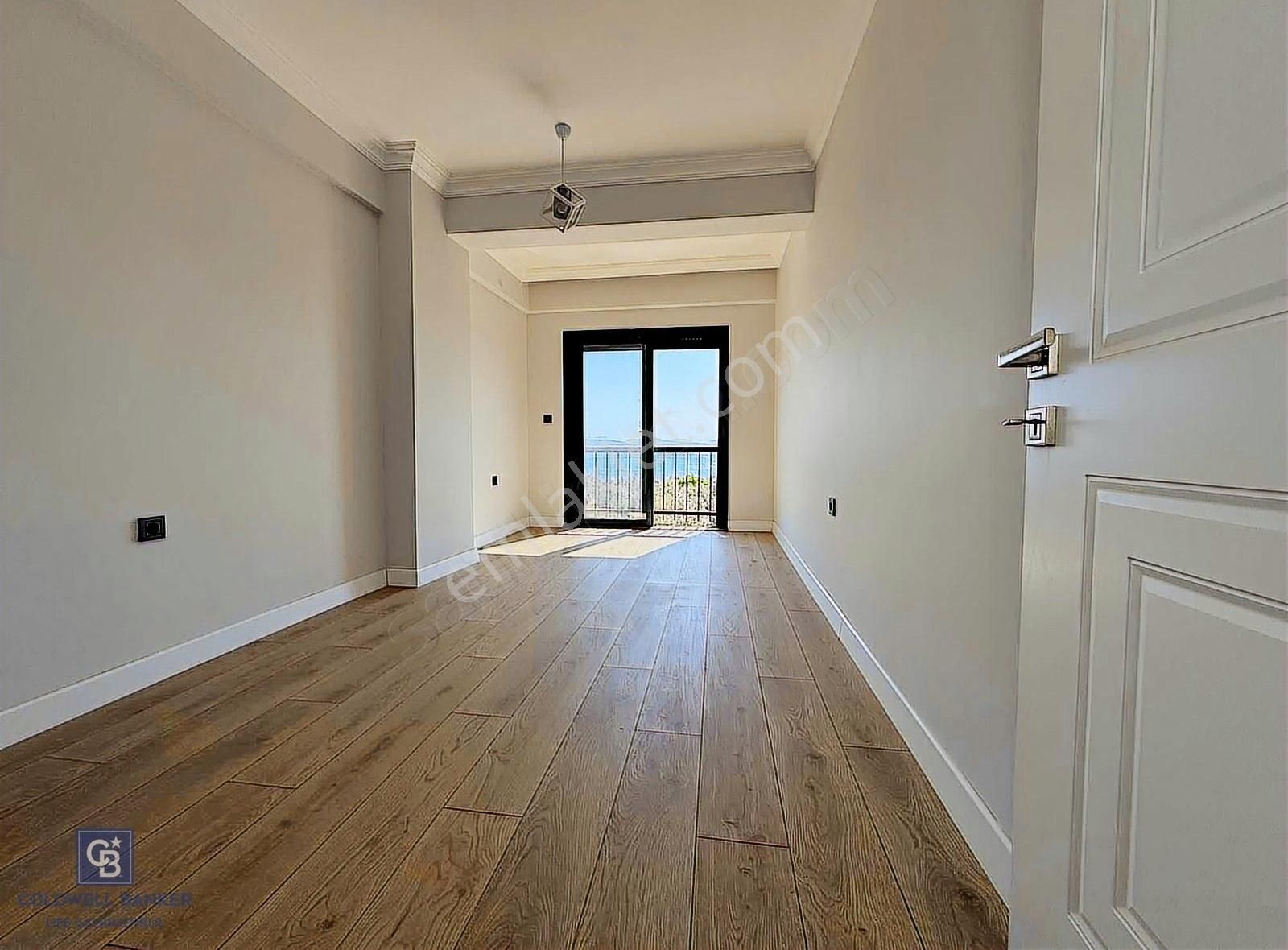 Deniz Manzaralı Plaja 2 Dakika Mesafede Satılık Lüks Villa