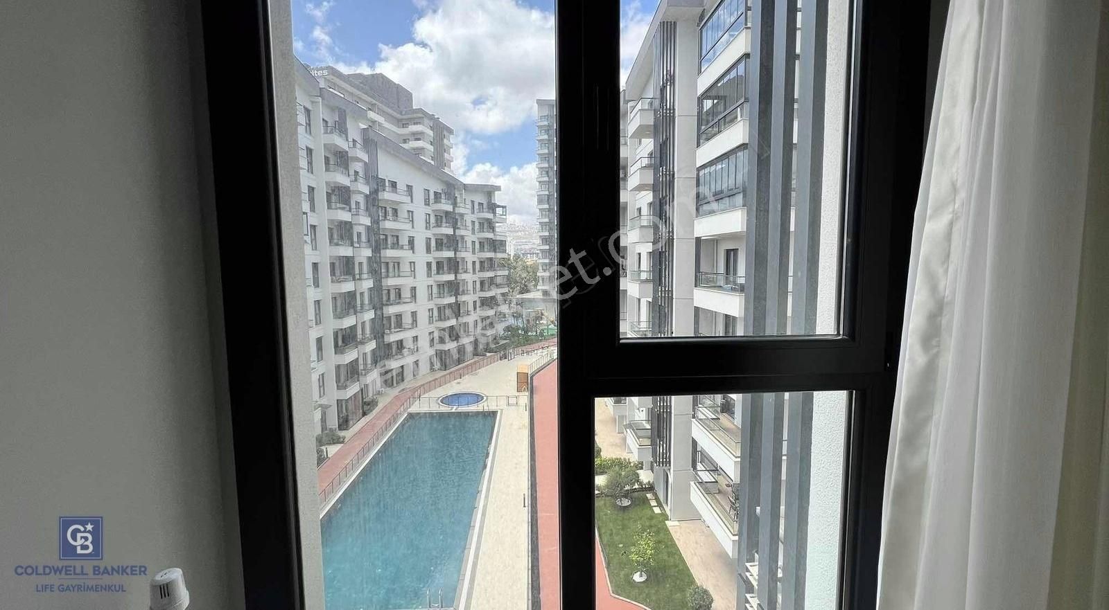 Parkyaşam Bornova Sitesi'nde 3+1 Havuz Cepheli Satılık Daire