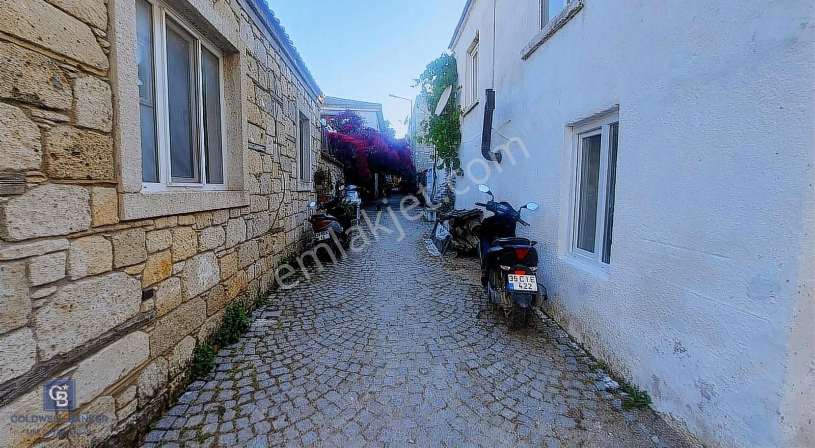 Çeşme Alaçatı Hacımemiş Te Kiralık 2+1 Daire