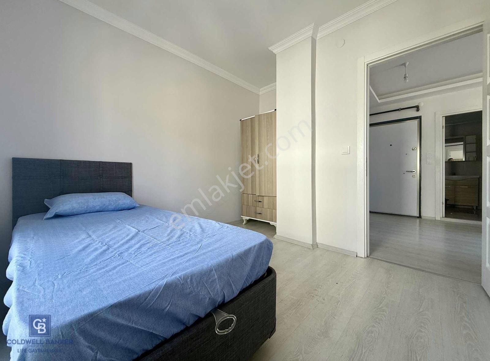 Çiğli Balatçık'da Üniversite Yakını Eşyalı 2+1 Satılık Daire