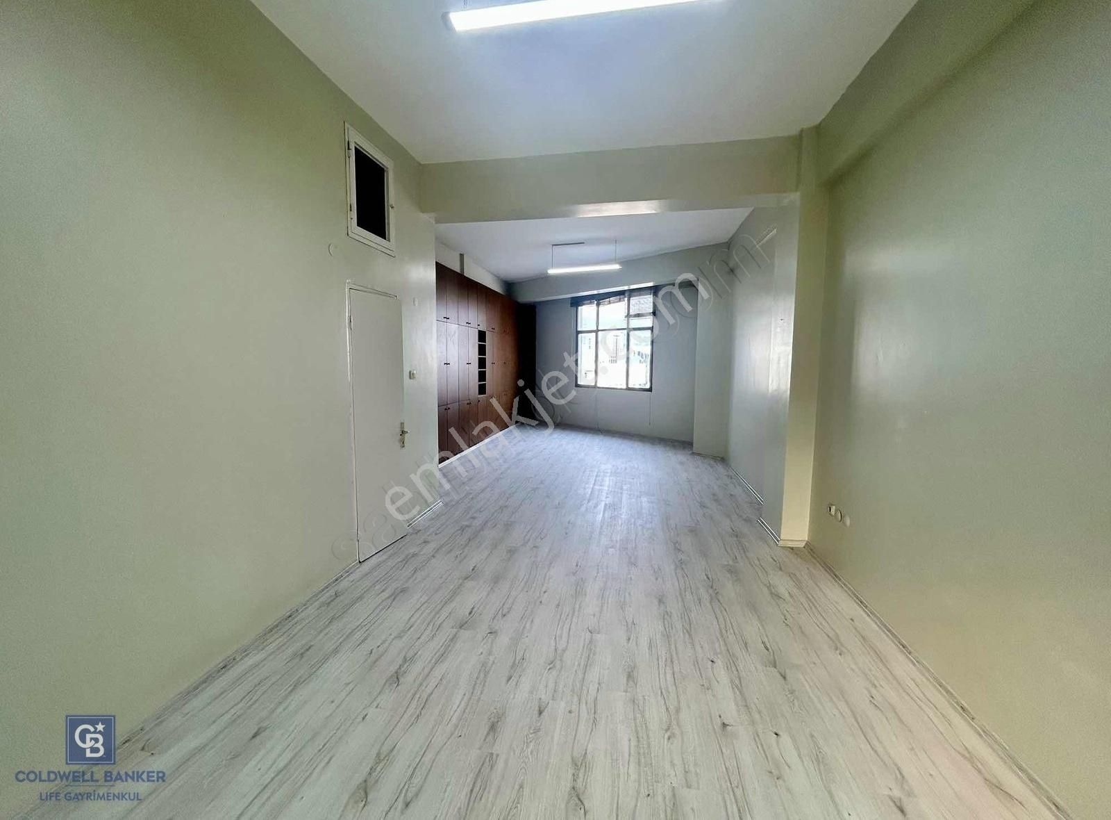 Halkapınar Carfi İş Merkezinde Kiralık Ofis