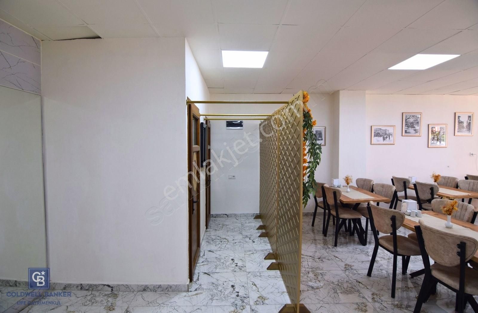 Bayraklı Merkezde Kurulu Düzende Restaurant Devren Kiralıktır.
