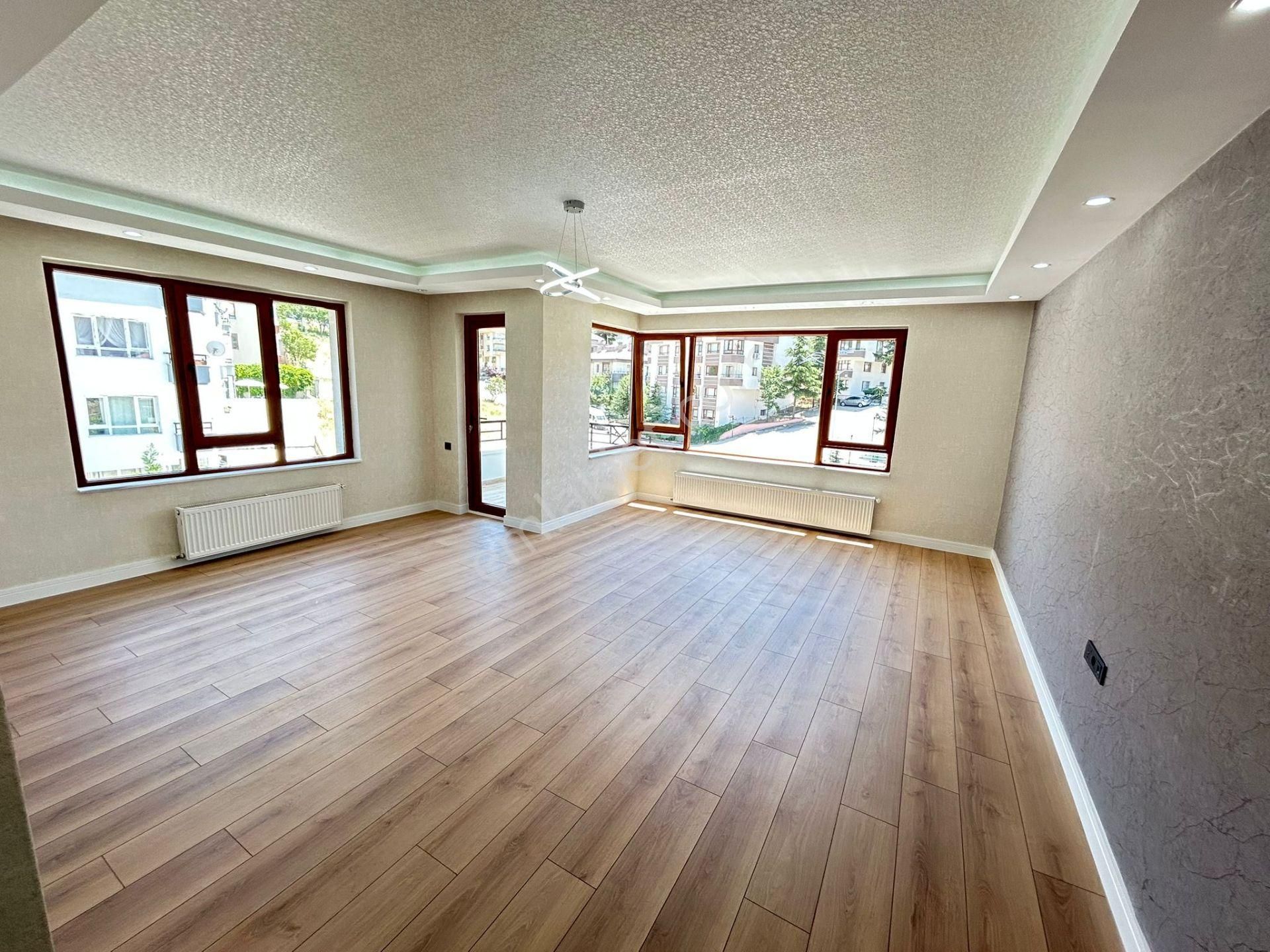Taner'den Öveçler'de 3+1 Park Manzaralı Orta Kat Güney Doğu