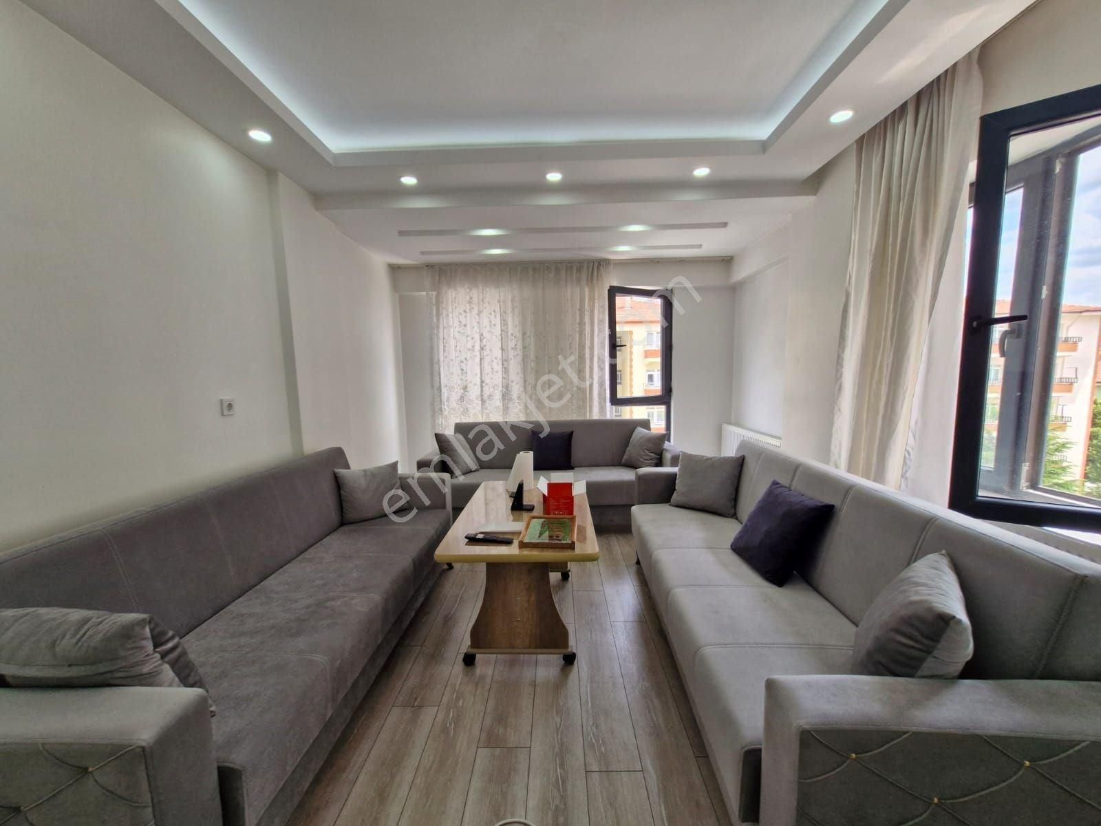 Bahçelievler Mahallesi Ata Gros Yakını Güney Ve Doğu Cerpheli Arakat Daire