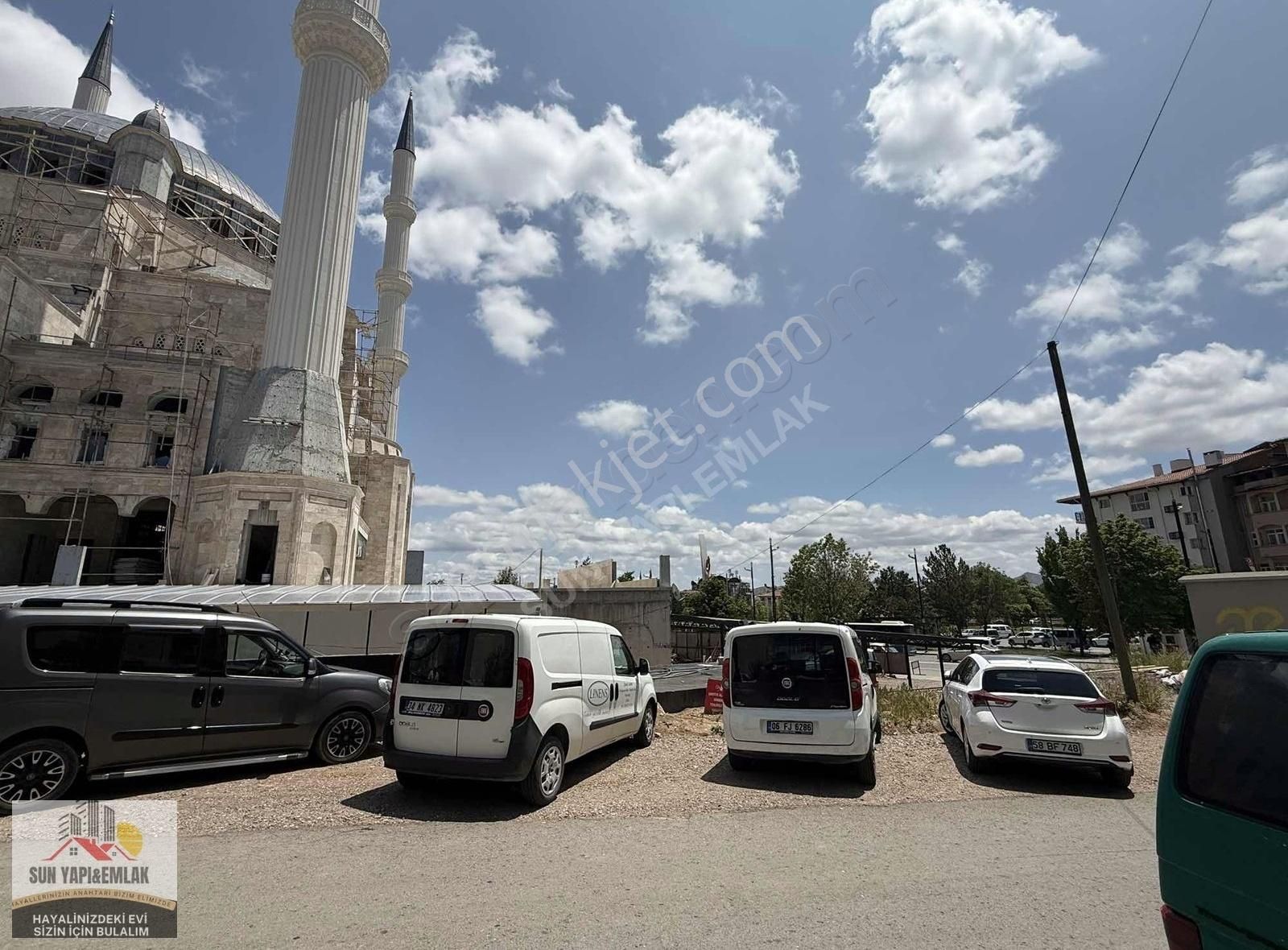 Sun Yapı Emlak Tan Çarşı Merkezde Kiralık 2+1 Daire