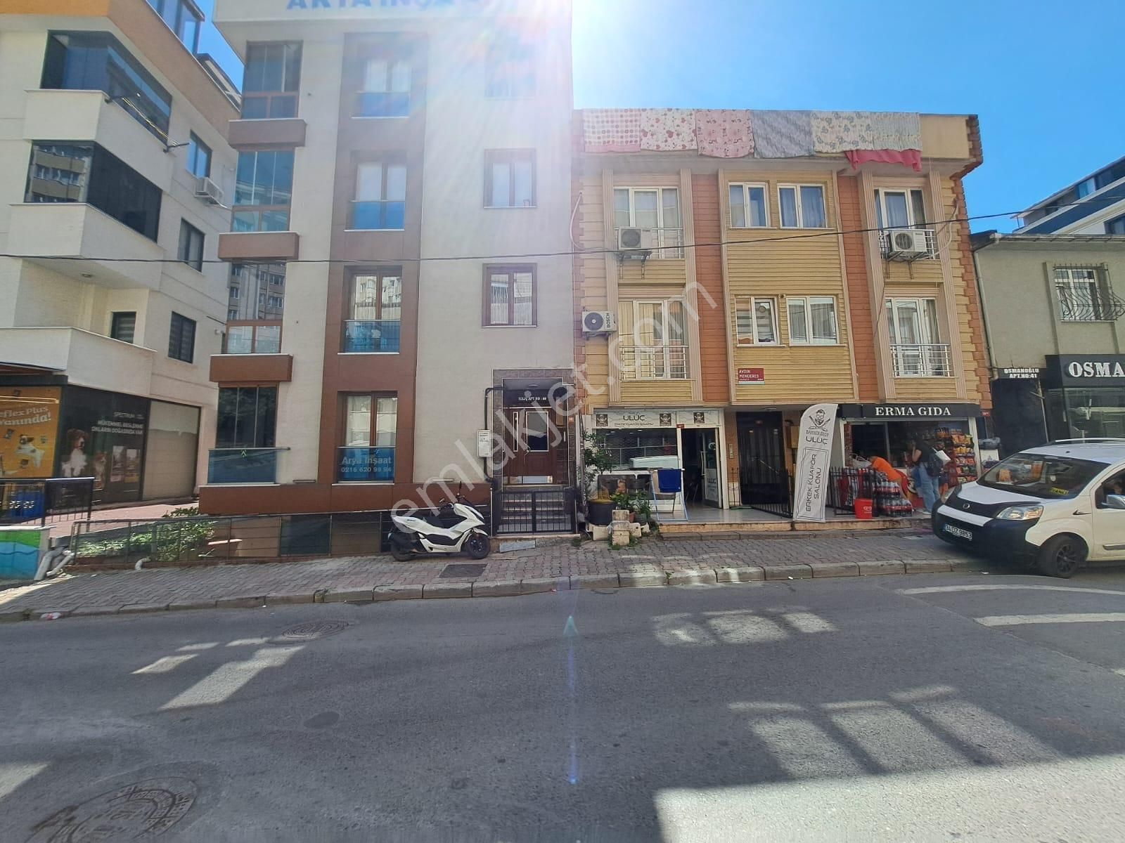 Çekmeköy Mehmet Akif Mah. 2+1 Otobüs Ve Metroya Yürüme Mesafesinde