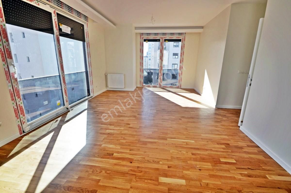 Kadıköy Şaşkınbakkalda 3+1 Satılık Daire Troykadan