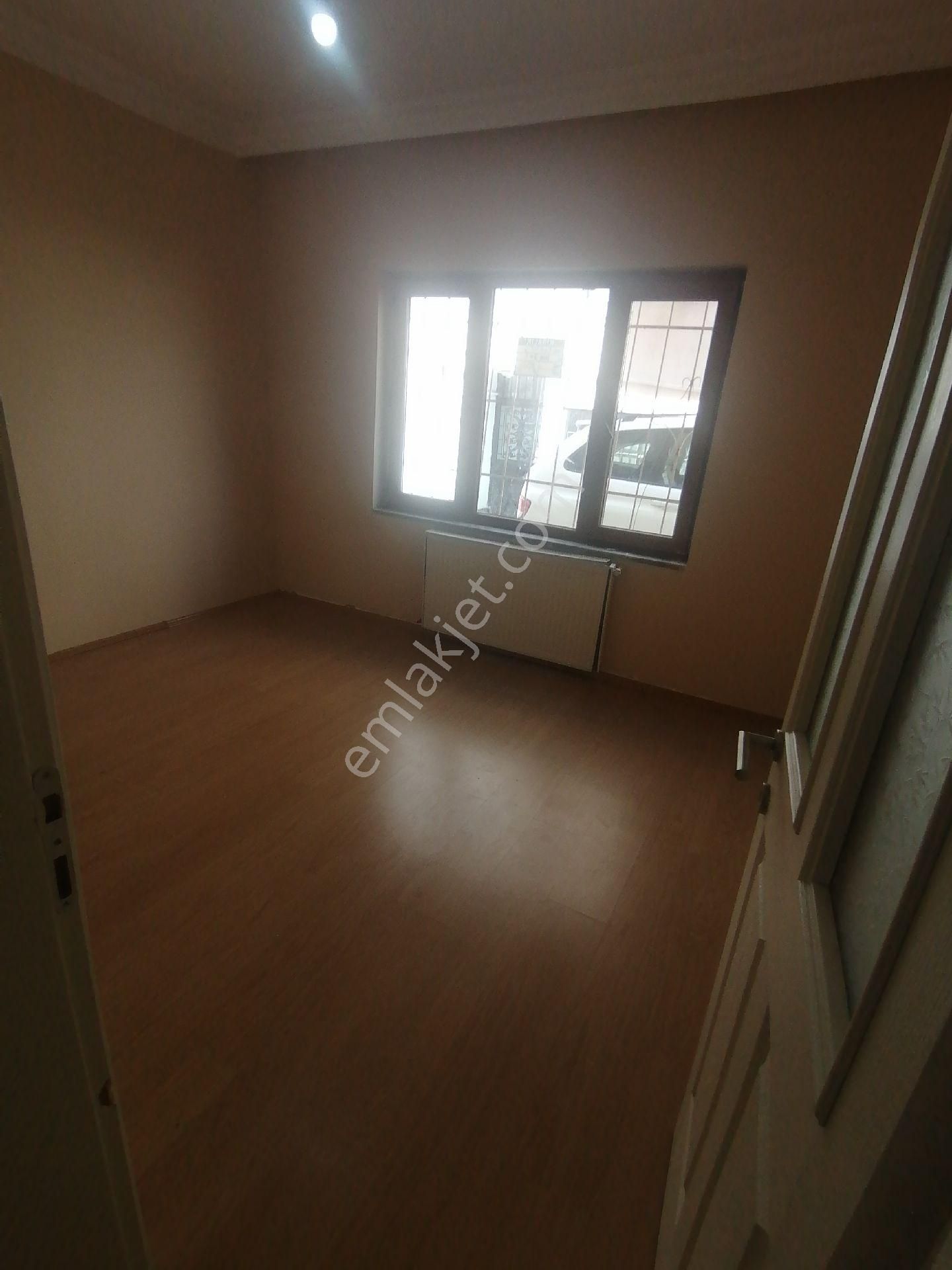 Ümraniye Namık Kemal Mahallesi Giriş Kat 3+1 Kiralık Daire Memura - Görsel 4