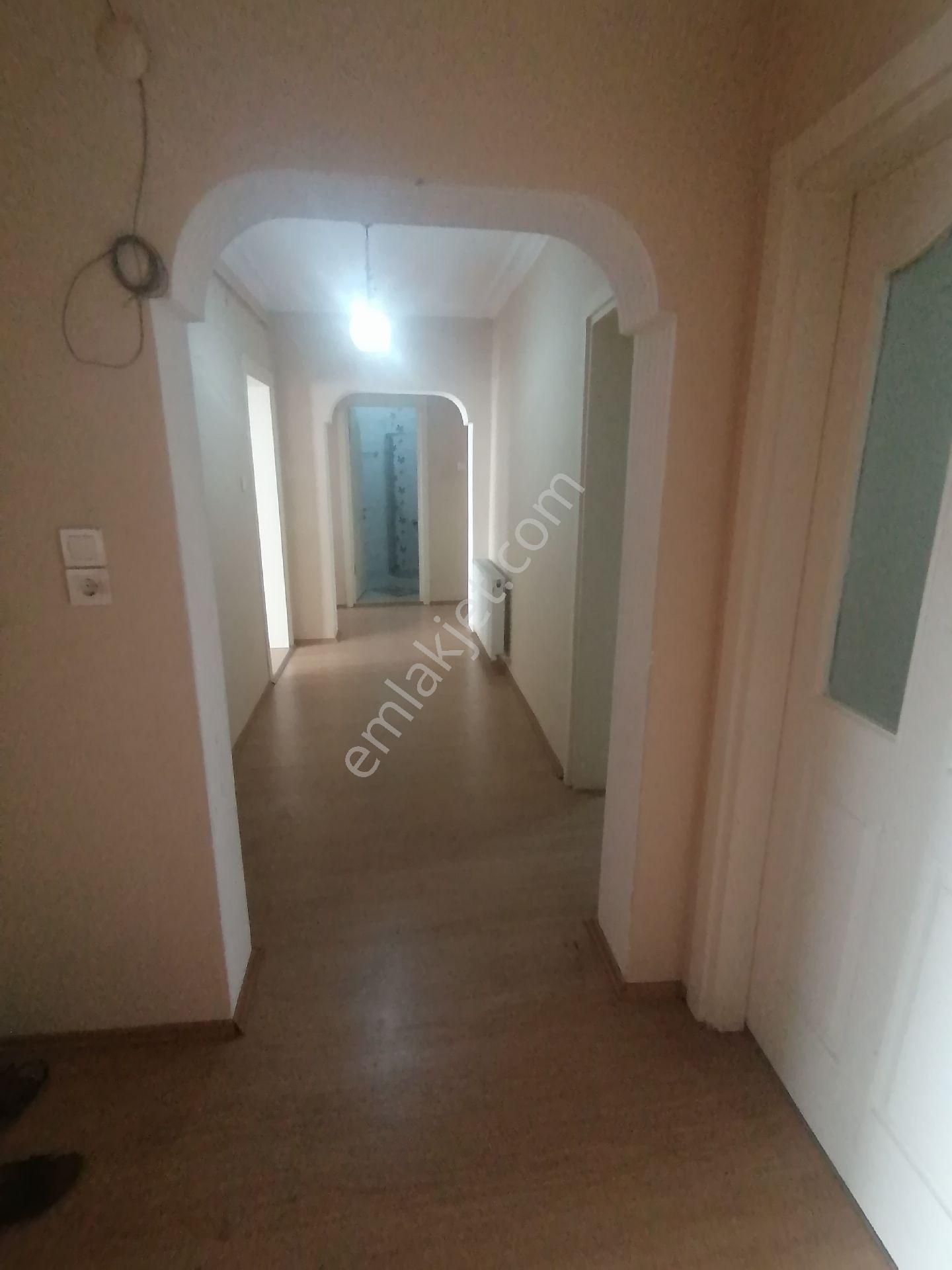 Ümraniye Namık Kemal Mahallesi Giriş Kat 3+1 Kiralık Daire Memura - Görsel 23