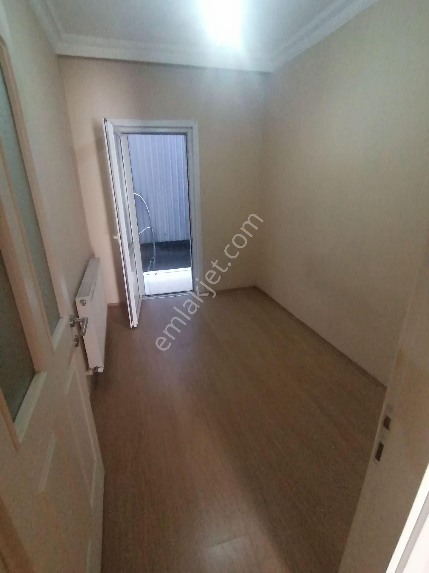 Ümraniye Namık Kemal Mahallesi Giriş Kat 3+1 Kiralık Daire Memura - Görsel 18